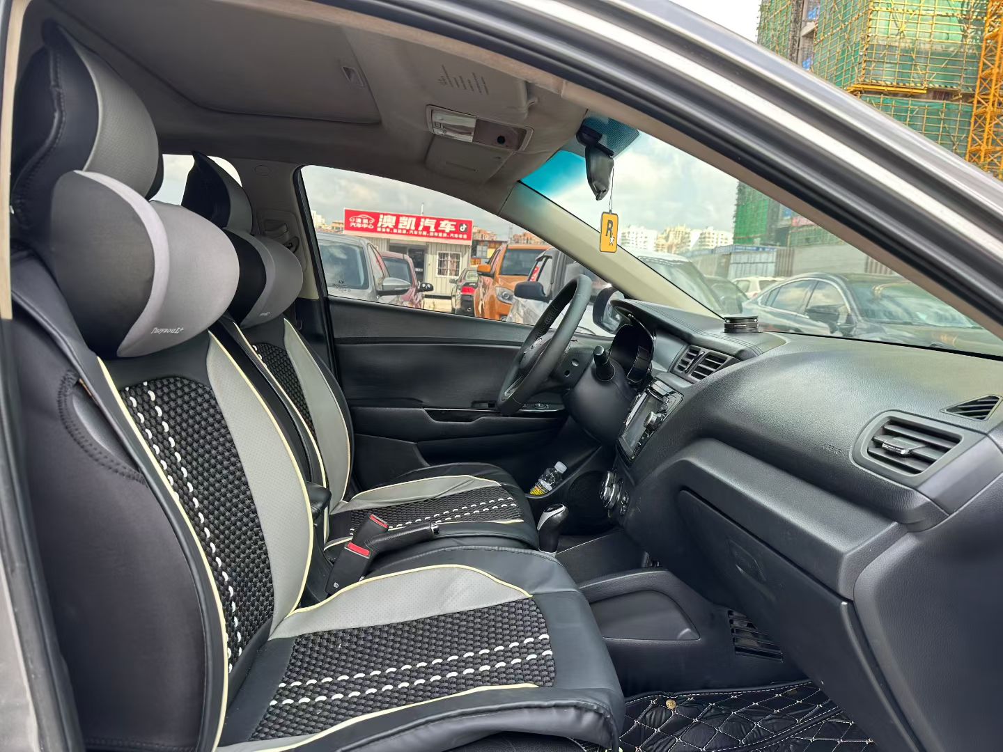 起亚 起亚K2 2013 汽车图片 #8