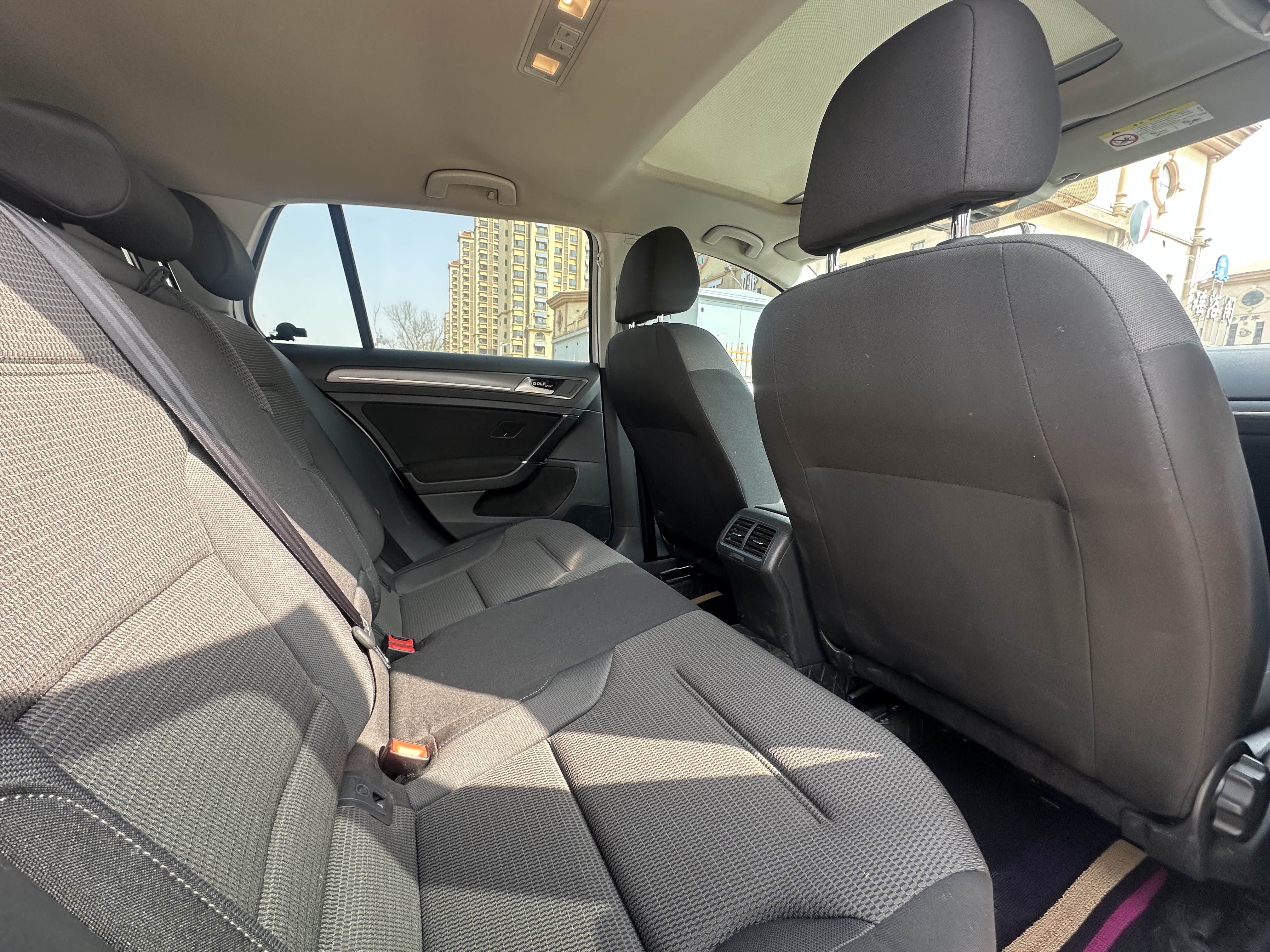 Volkswagen Golf 2017 car image #8