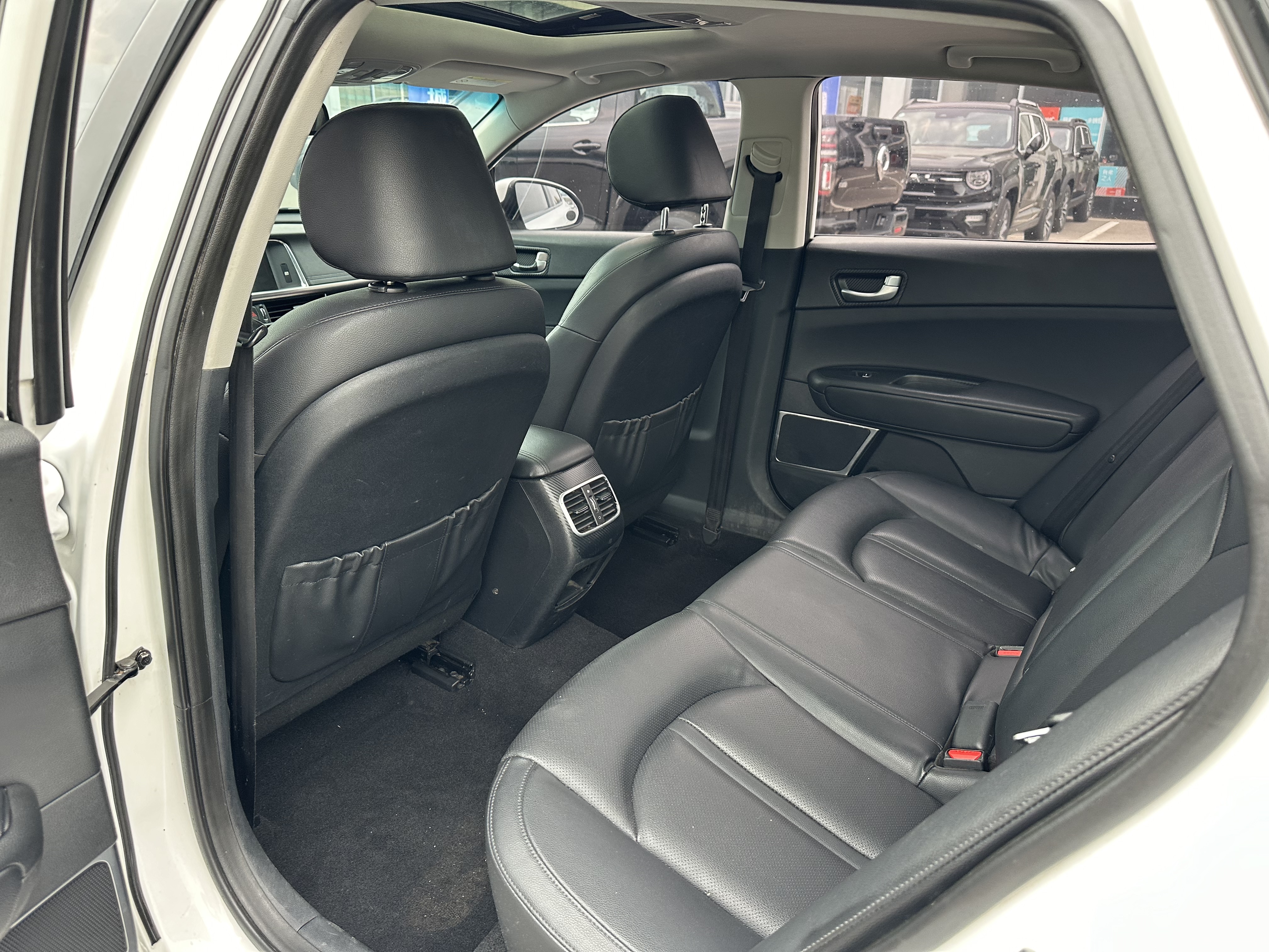Kia K5 2017 car image #8