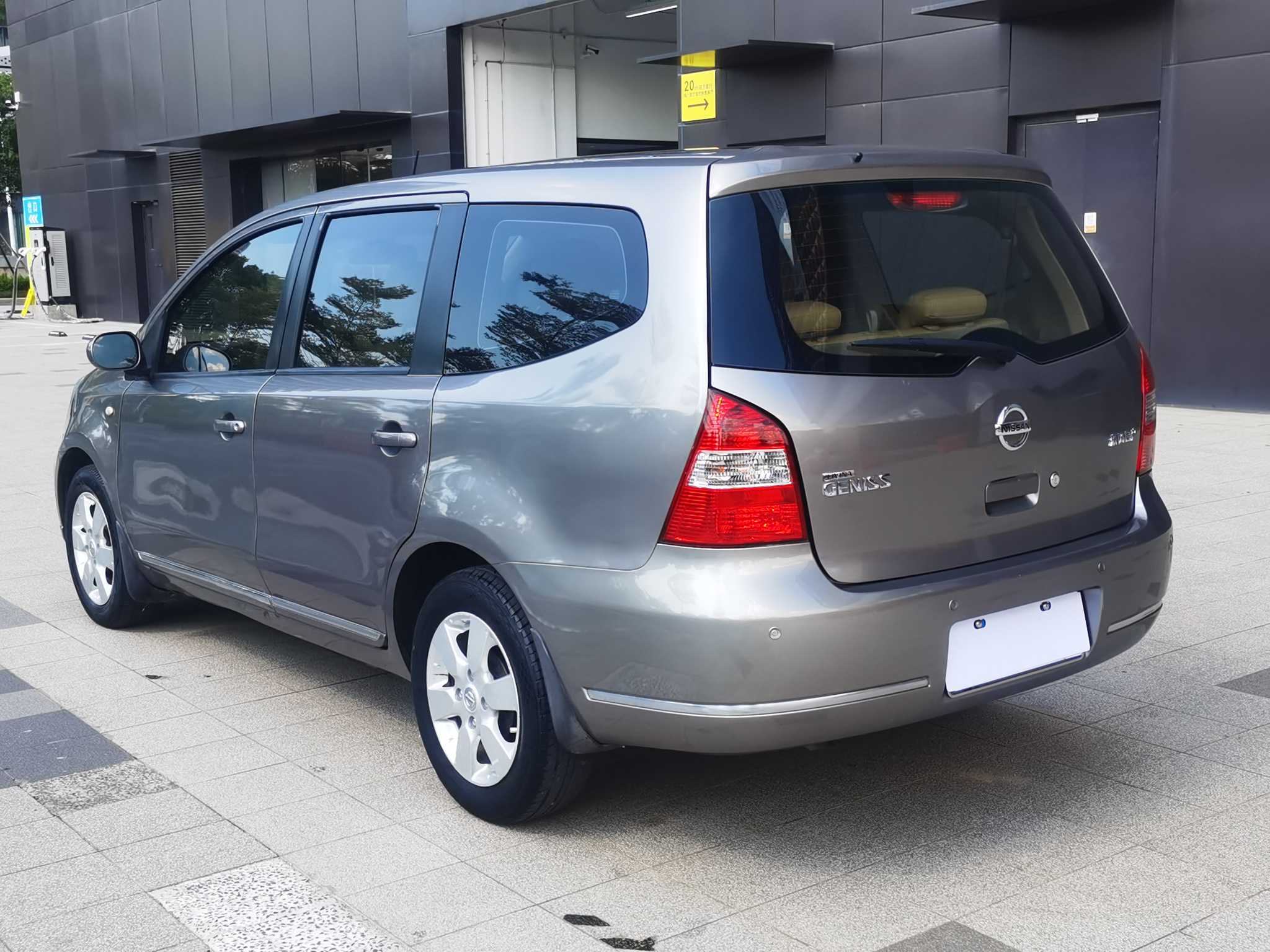 日产 骏逸 2010 汽车图片 #8