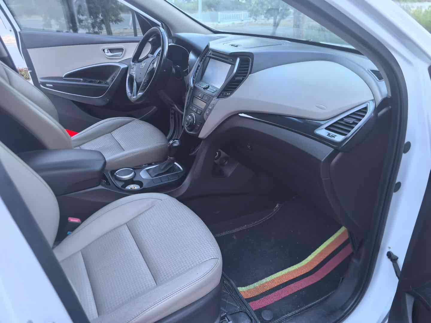 Hyundai Santa Fe 2014 car image #8