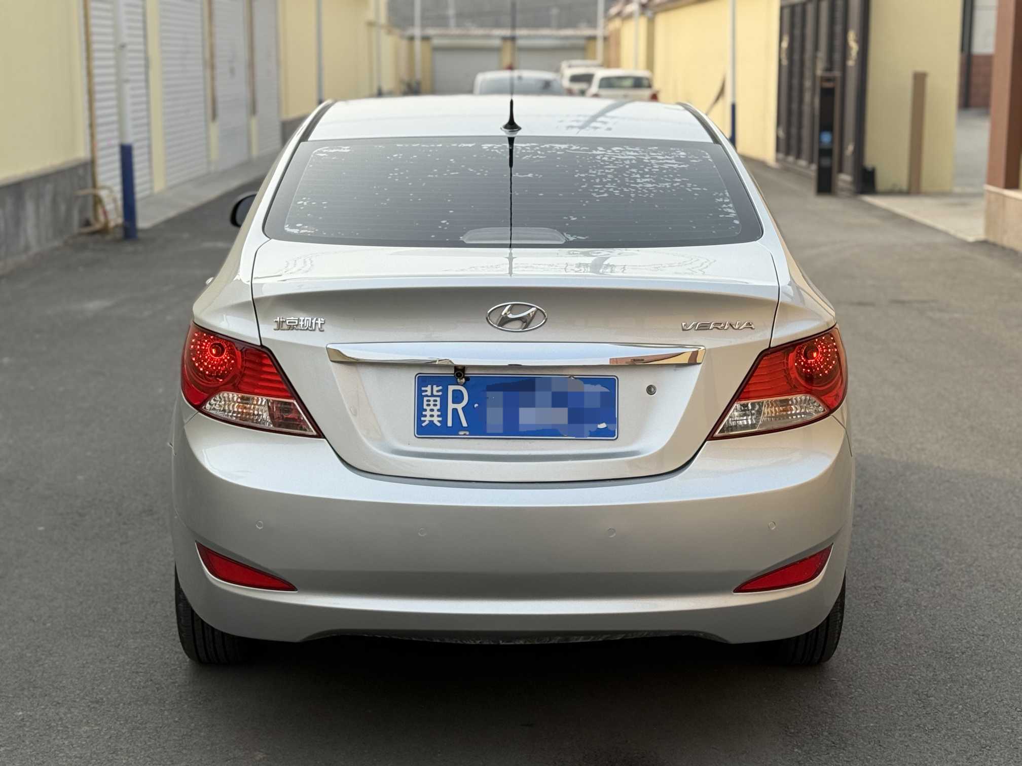 Hyundai Reina 2011 car image #8