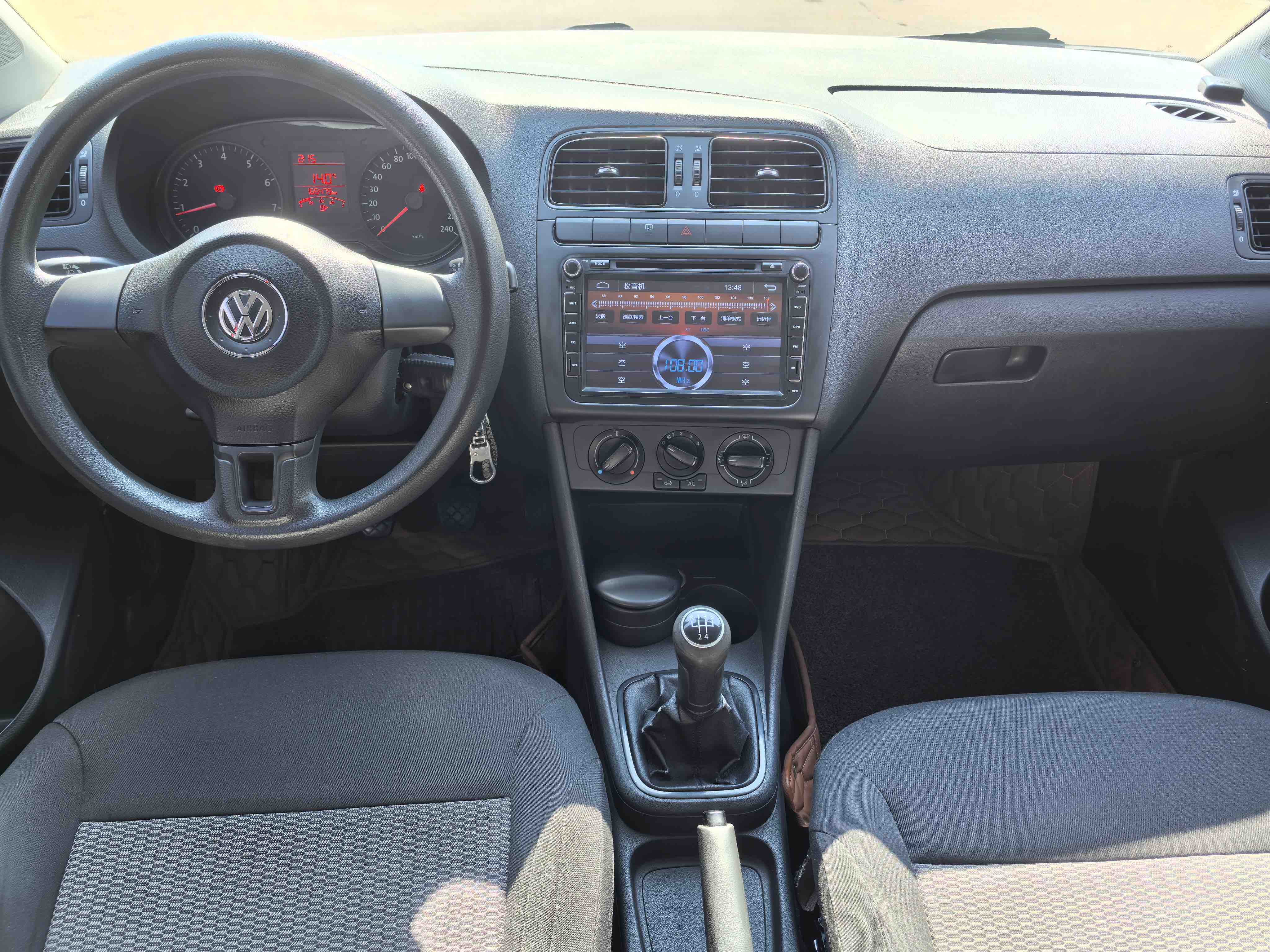 Polo 2013 car image #8