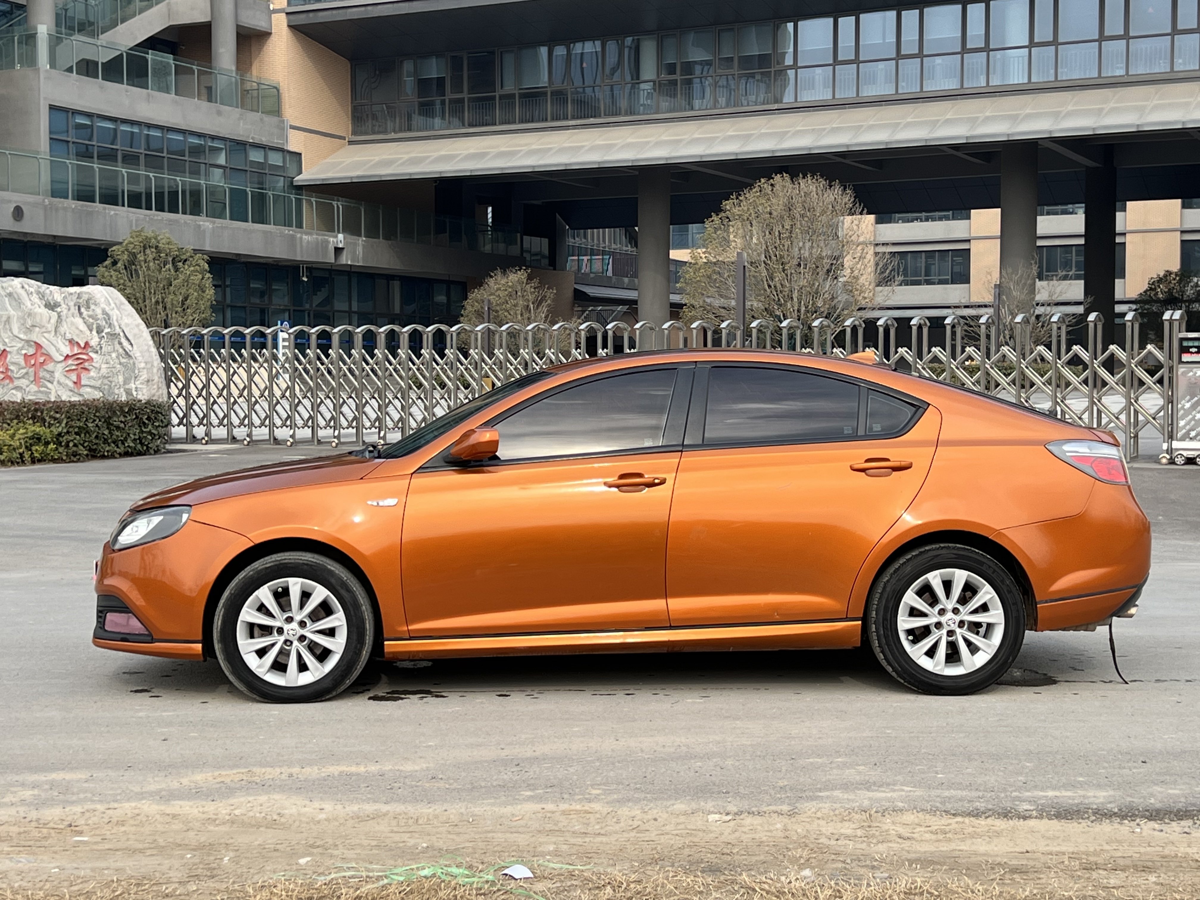 MG 6 2011 car image #8