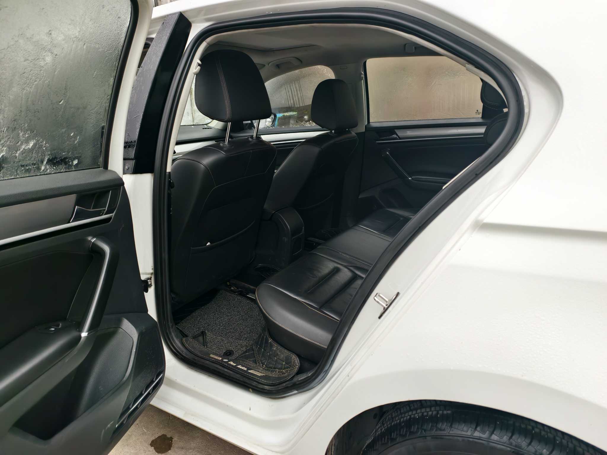 Volkswagen Bora 2016 car image #8