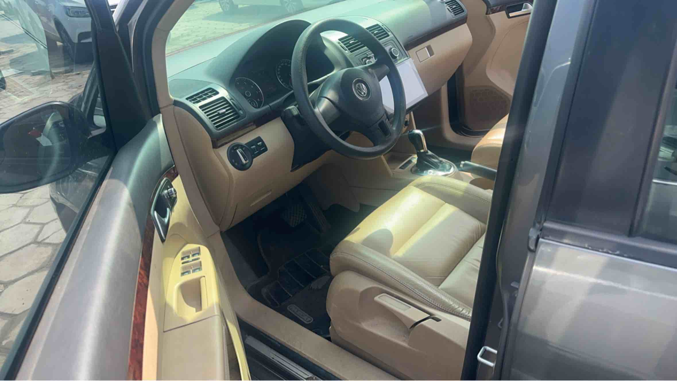 Volkswagen Touran 2013 car image #8