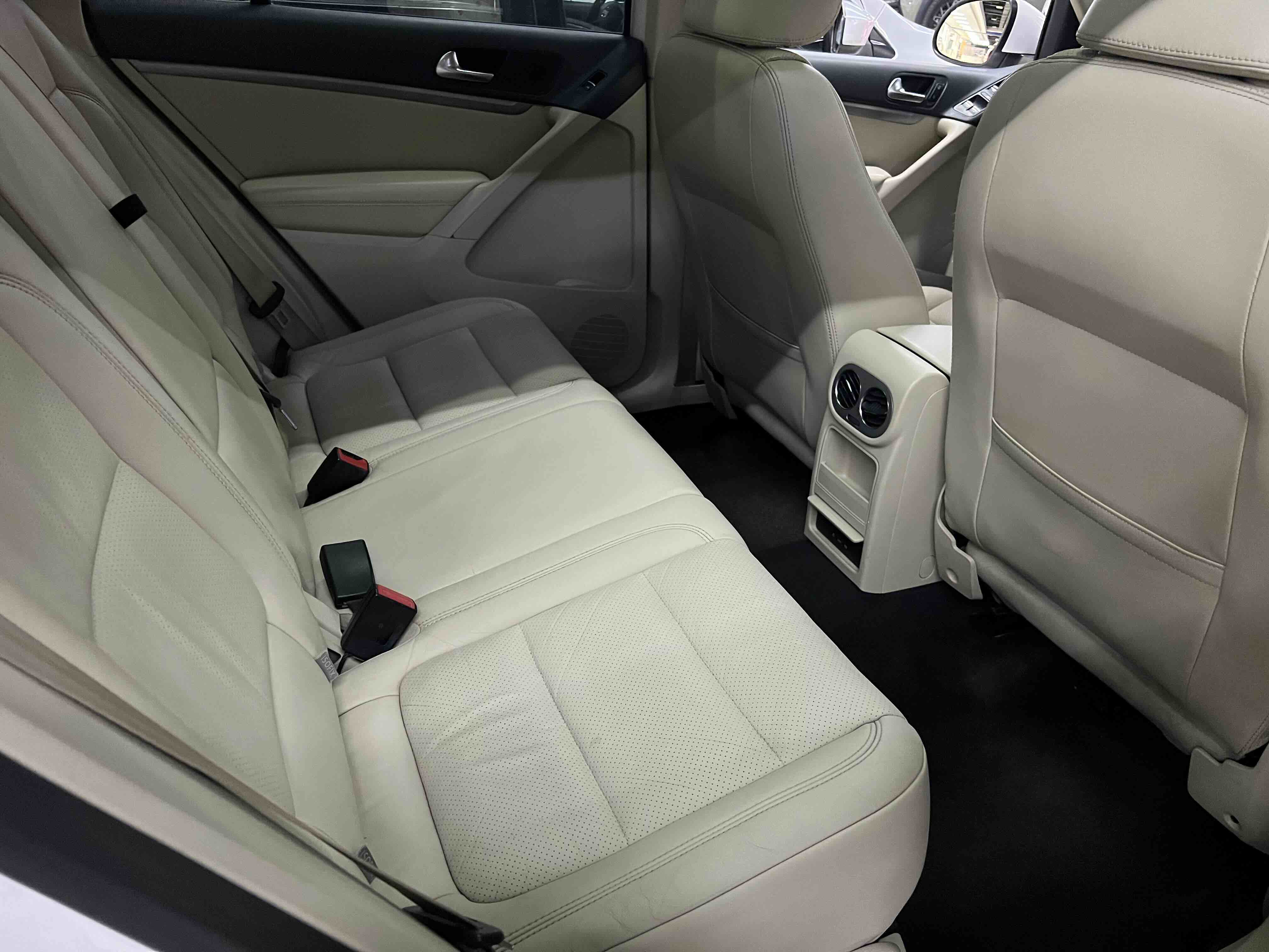 Volkswagen Tiguan 2014 car image #8