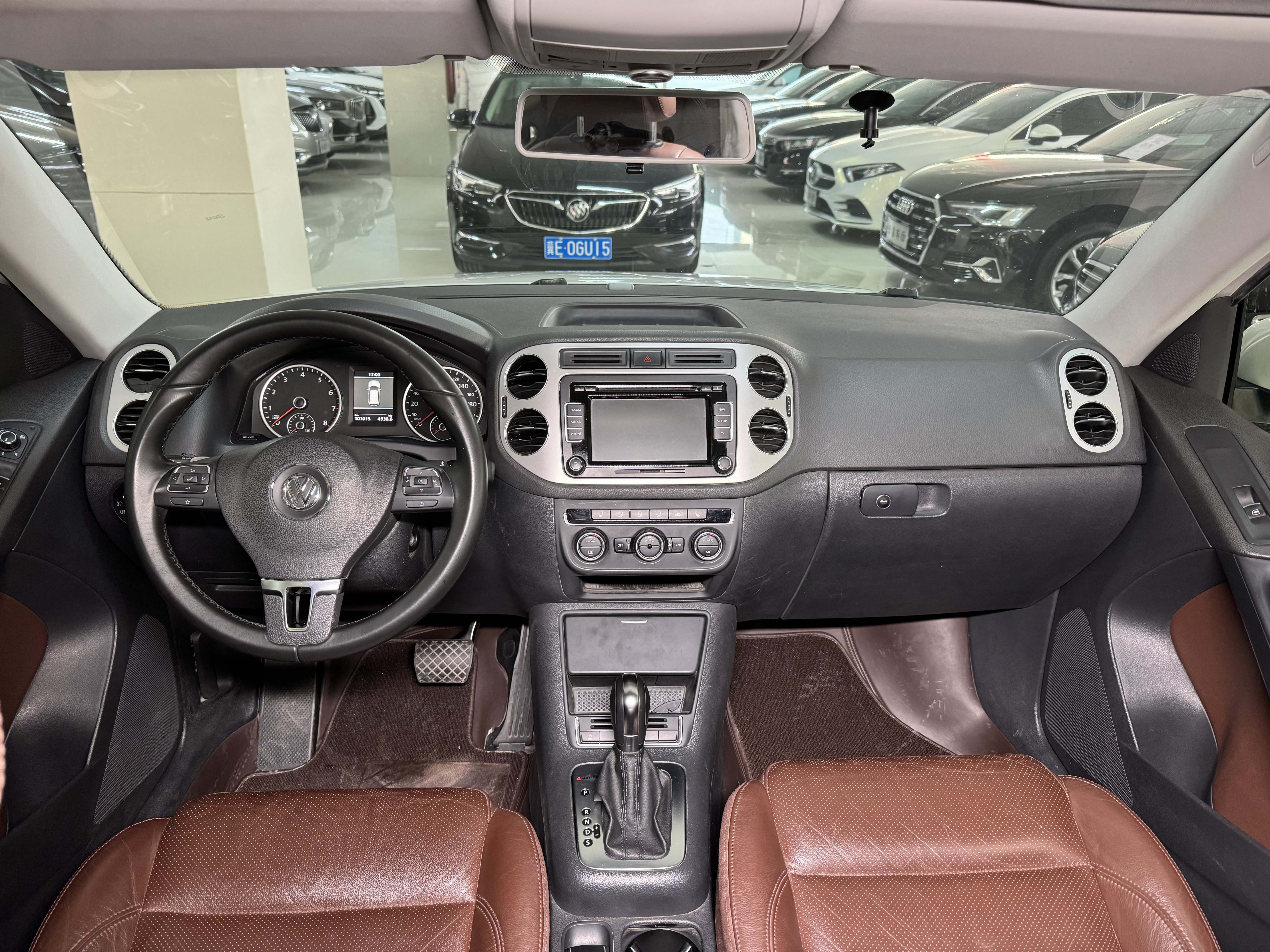 Volkswagen Tiguan 2014 car image #8