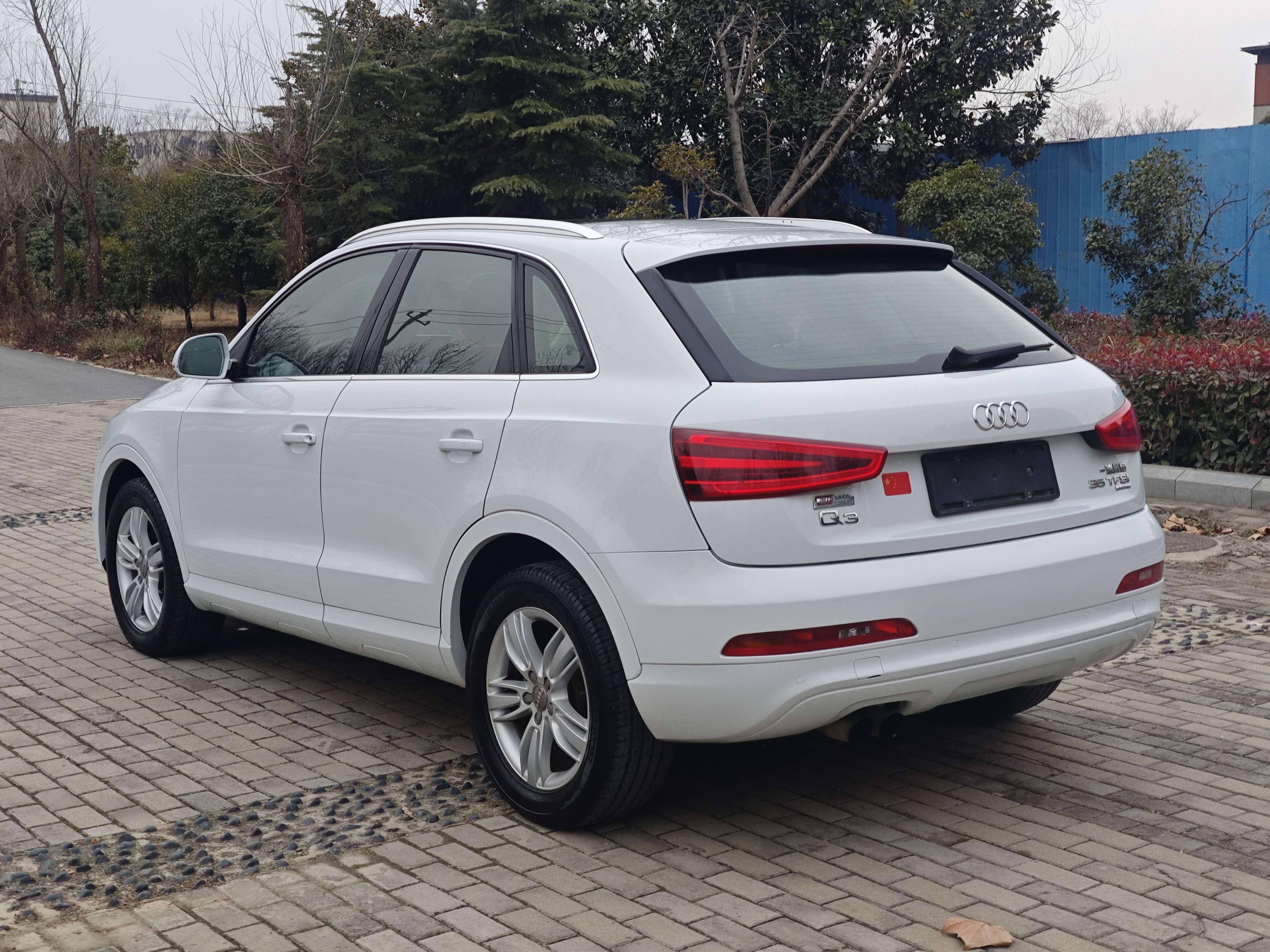 Audi Q3 2014 car image #8