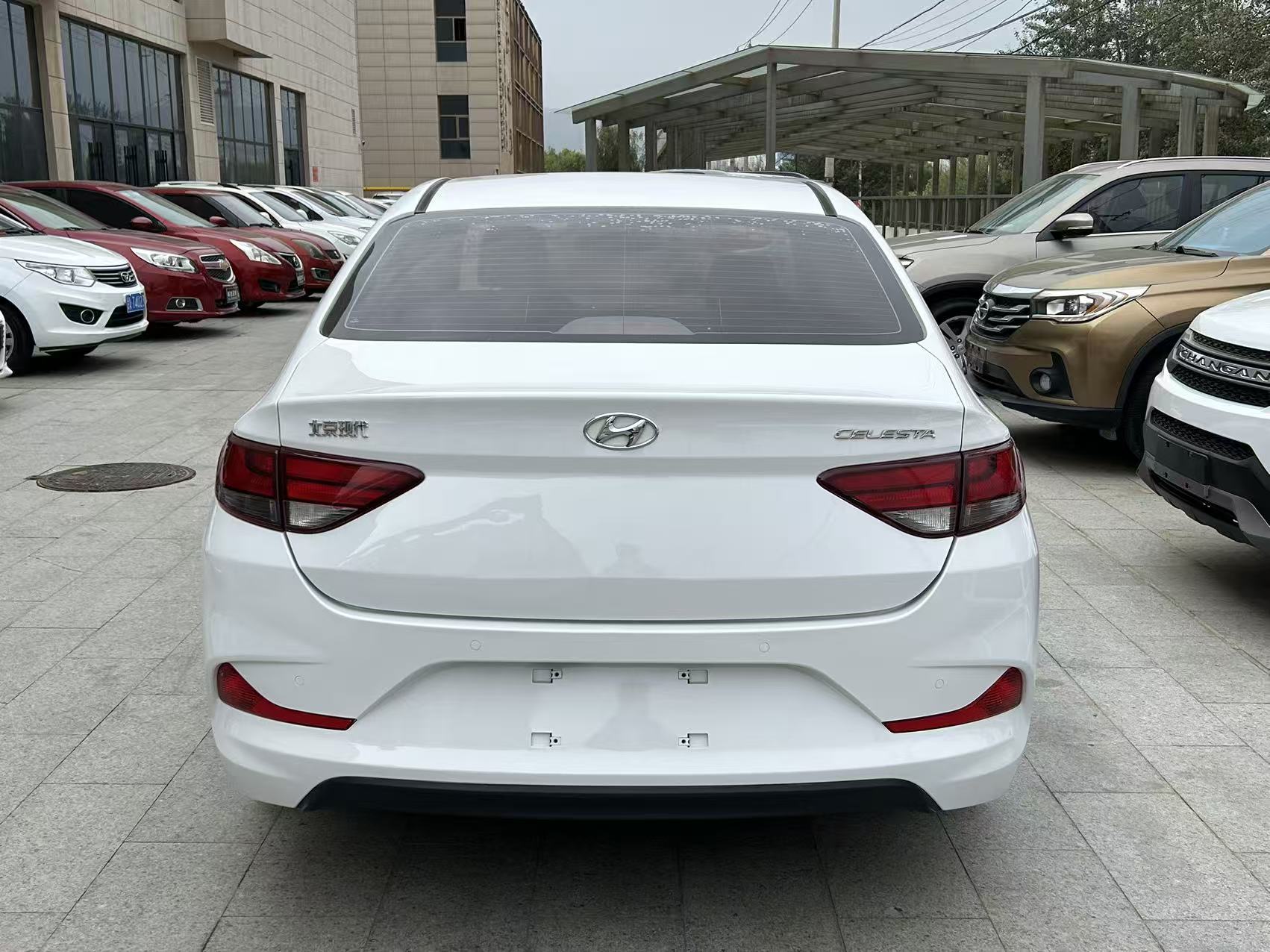 Hyundai Elantra HD 2017 immagine di auto #8