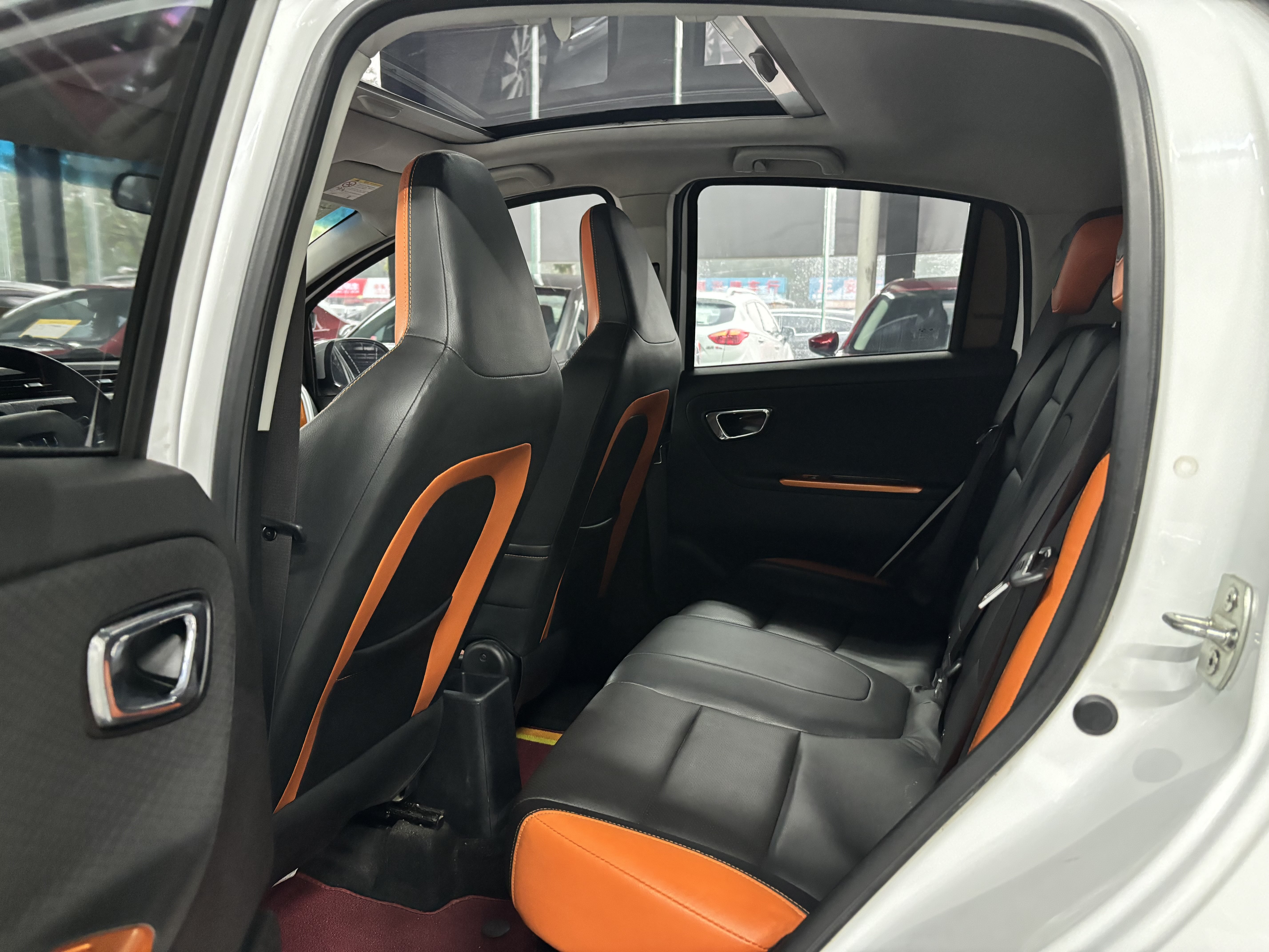 GEELY Vision X1 2018 immagine di auto #8