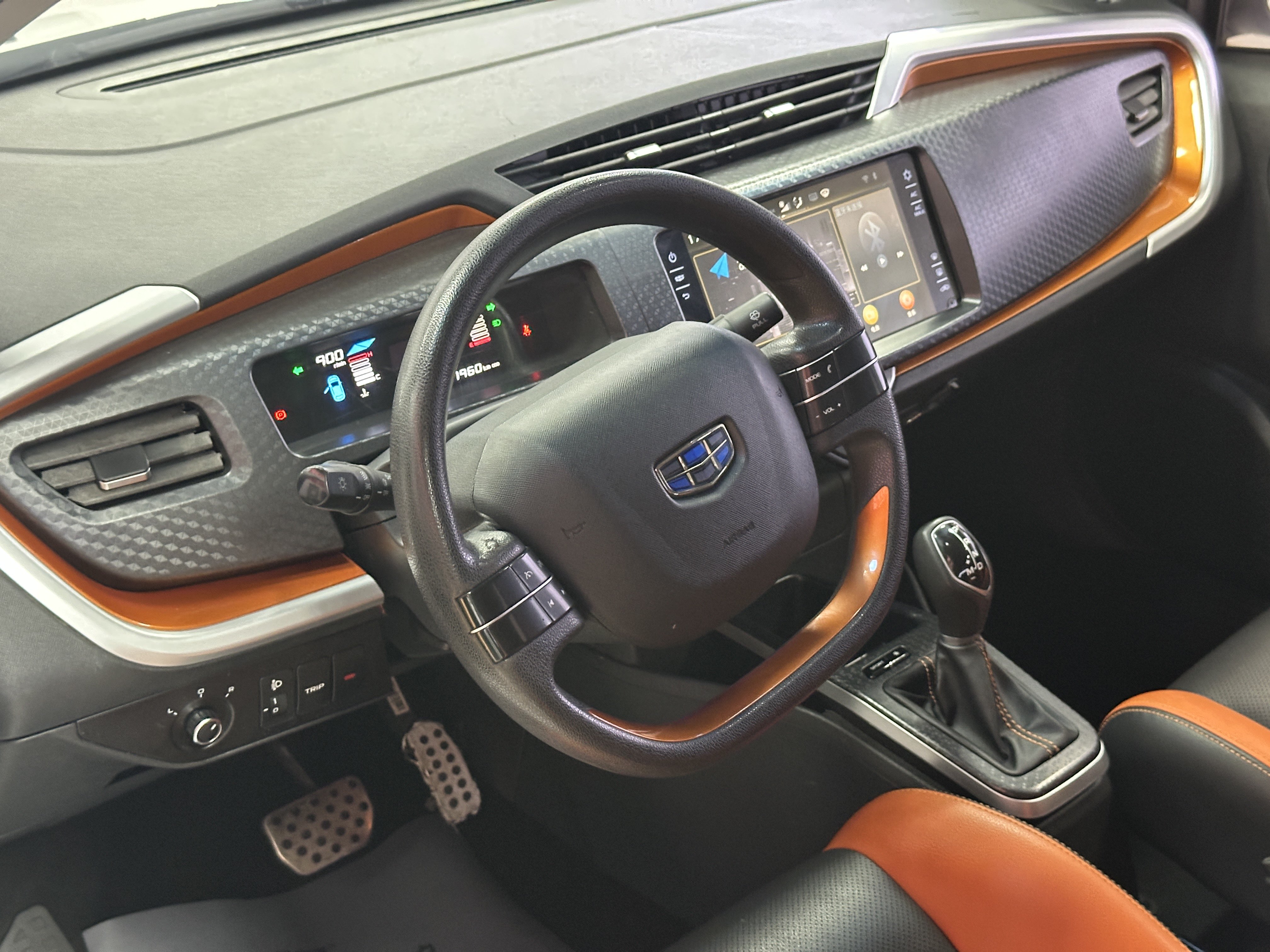 GEELY Vision X1 2019 car image #8