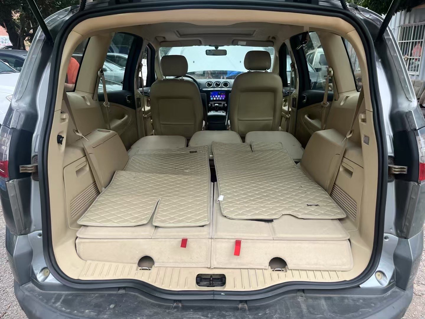 Ford S-MAX 2010 car image #8