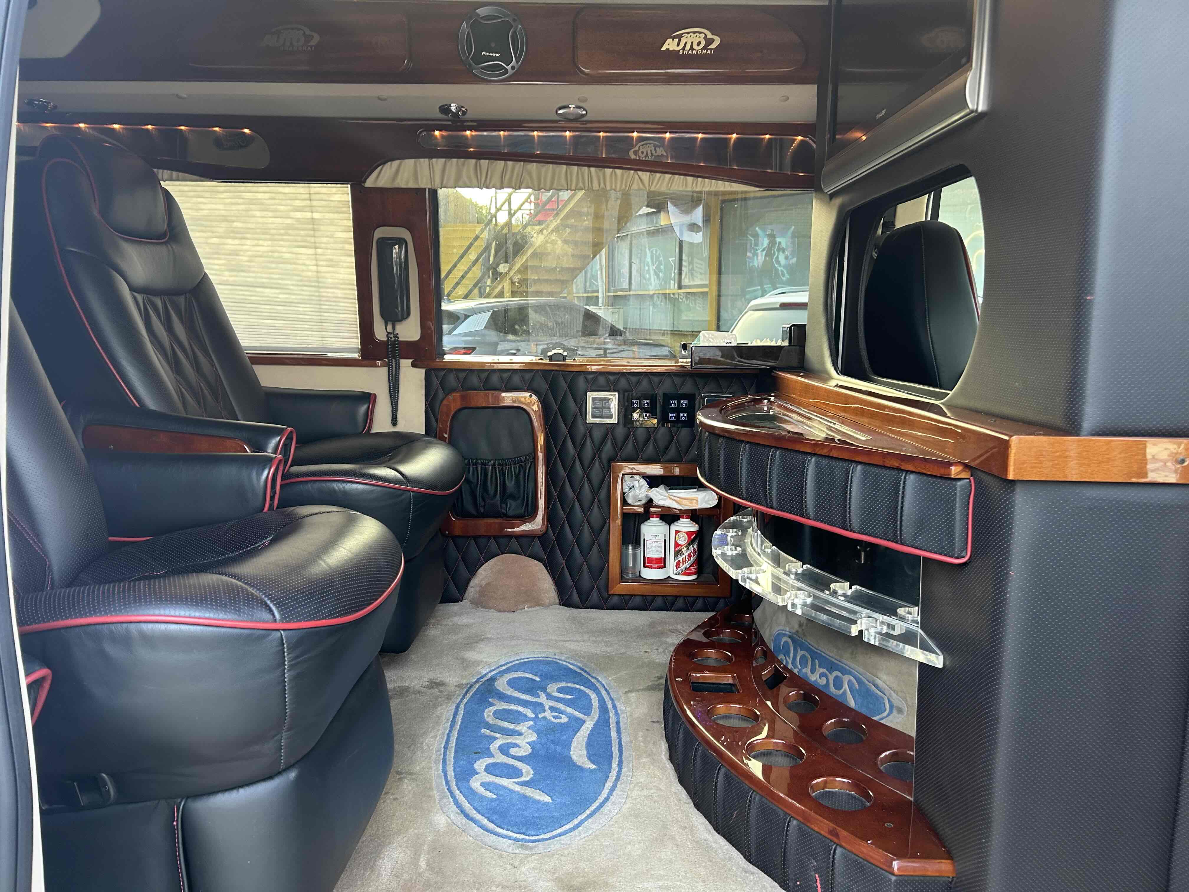 Ford E350 2008 imagem de carro #8