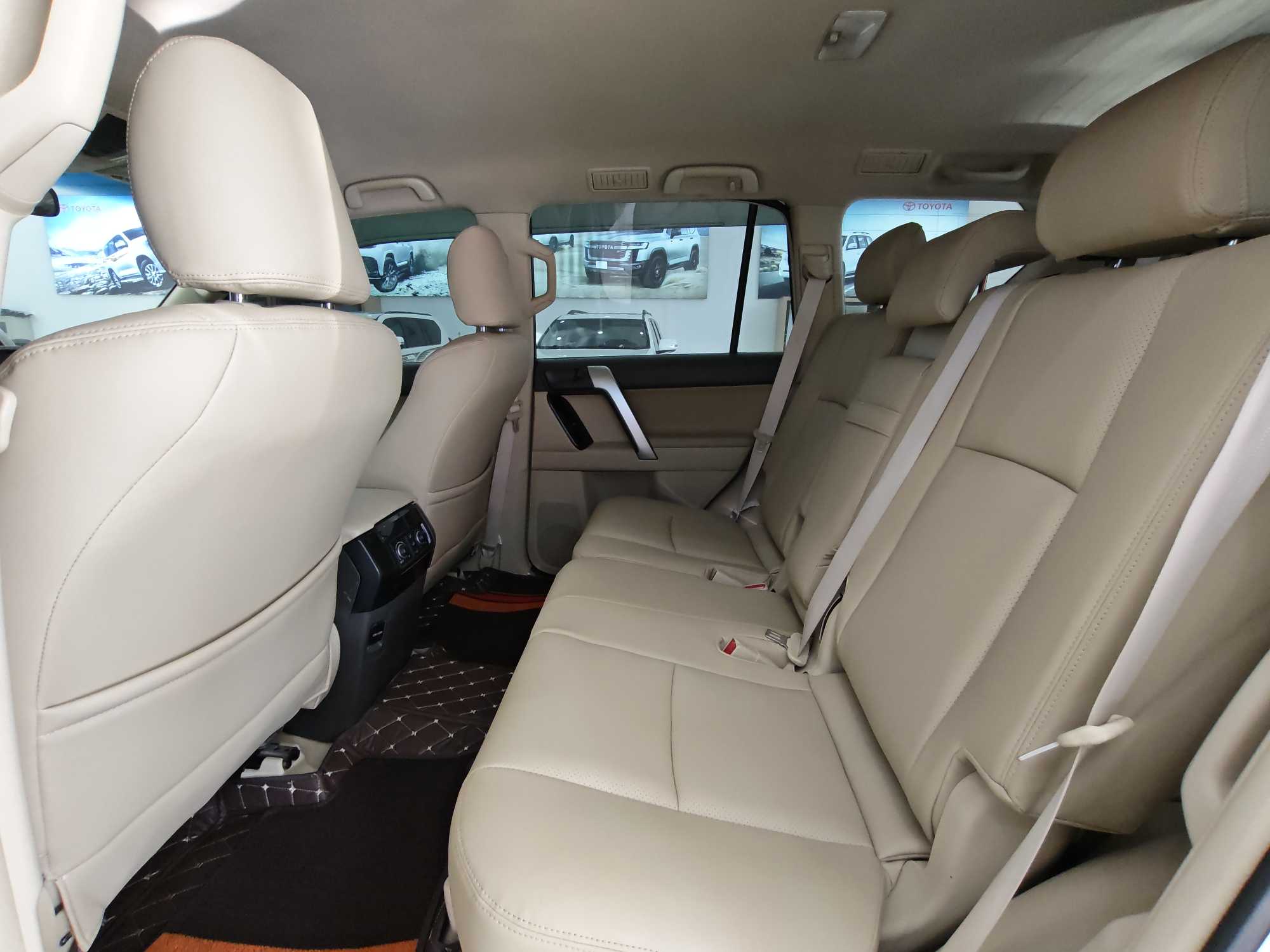 Toyota Land Cruiser Prado 2018 #8 Toyota Land Cruiser Prado 2018 car image #8