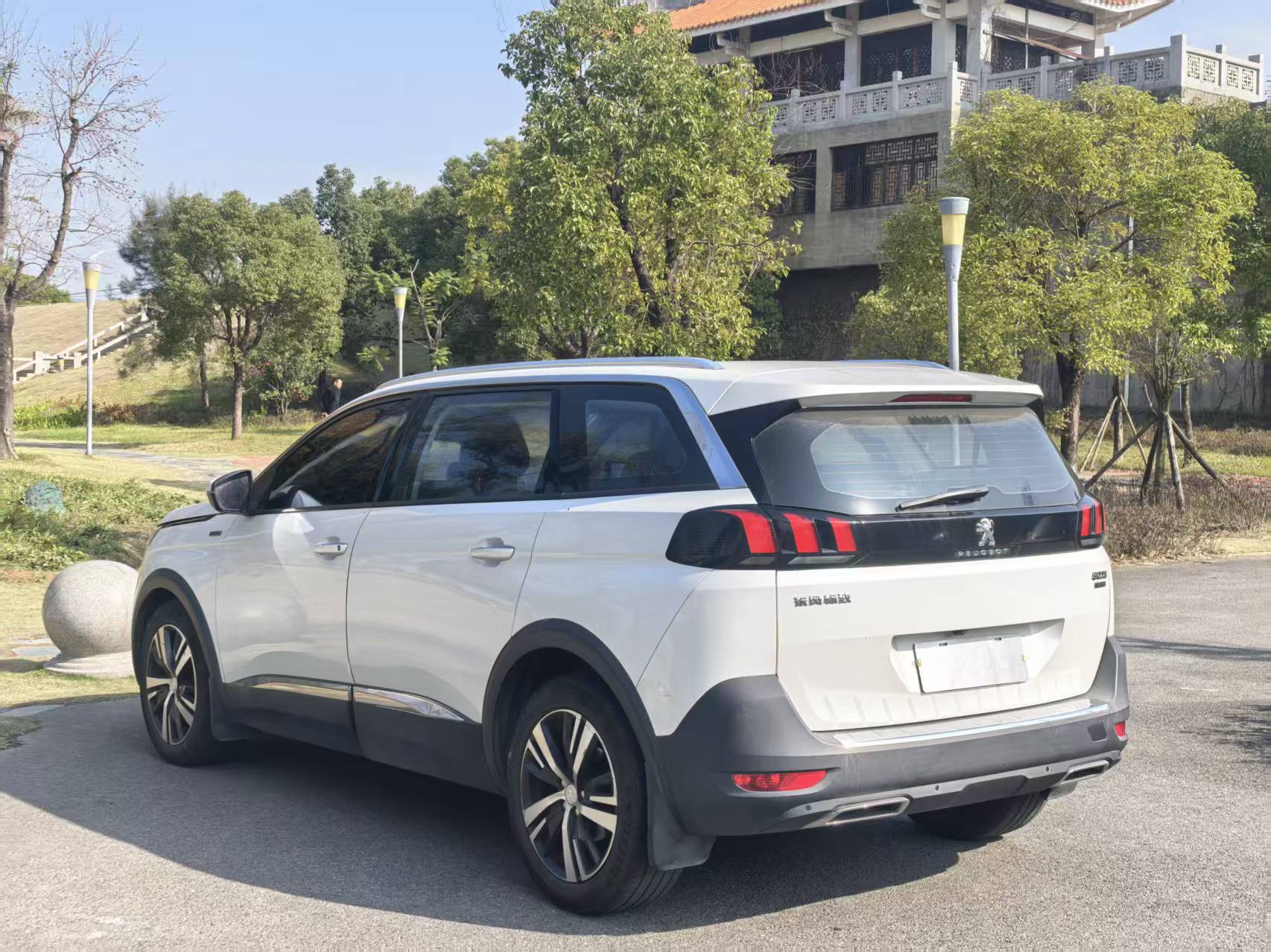 Peugeot 5008 2018 car image #8