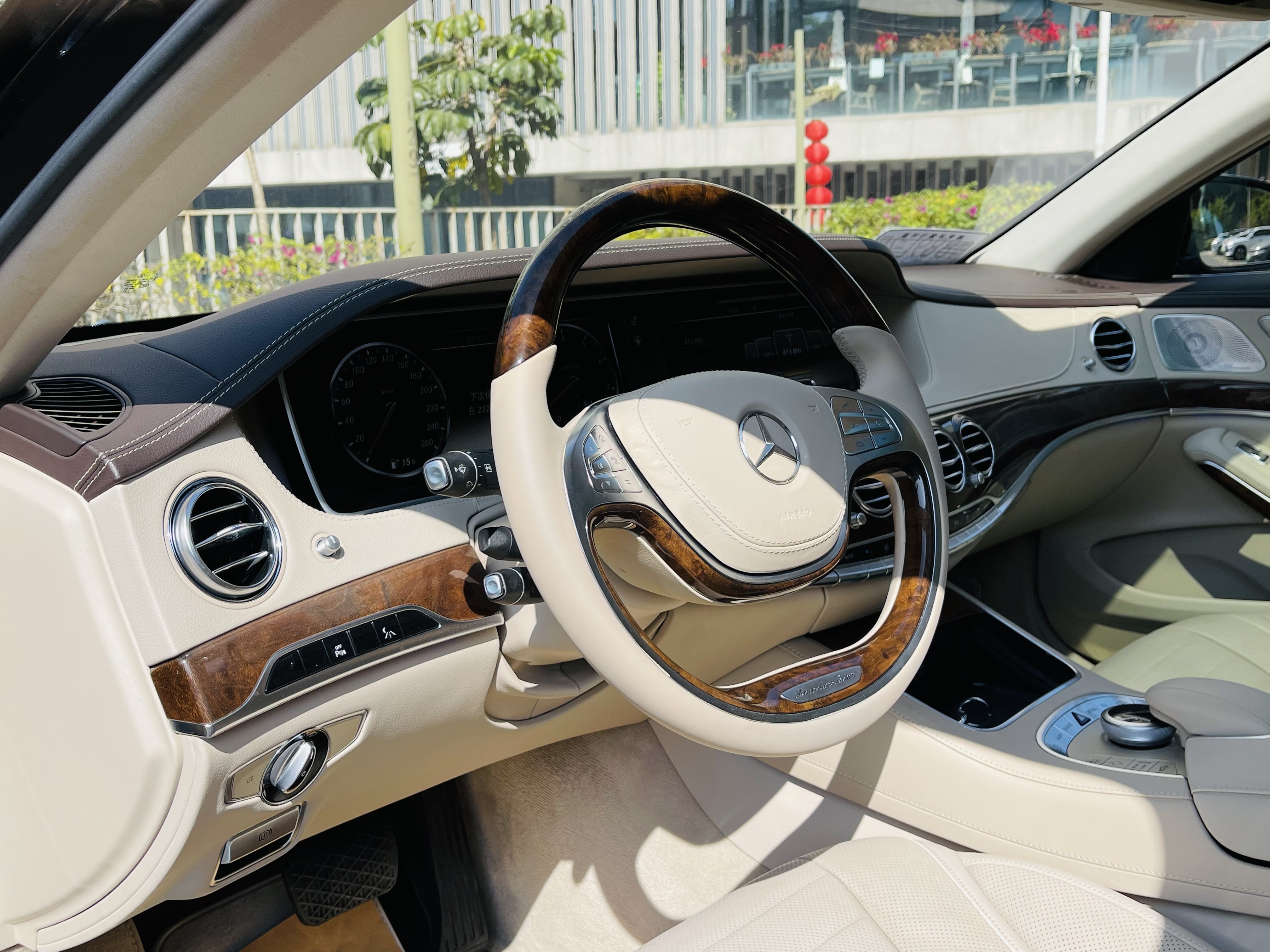 Mercedes-Benz S Class 2014 car image #8