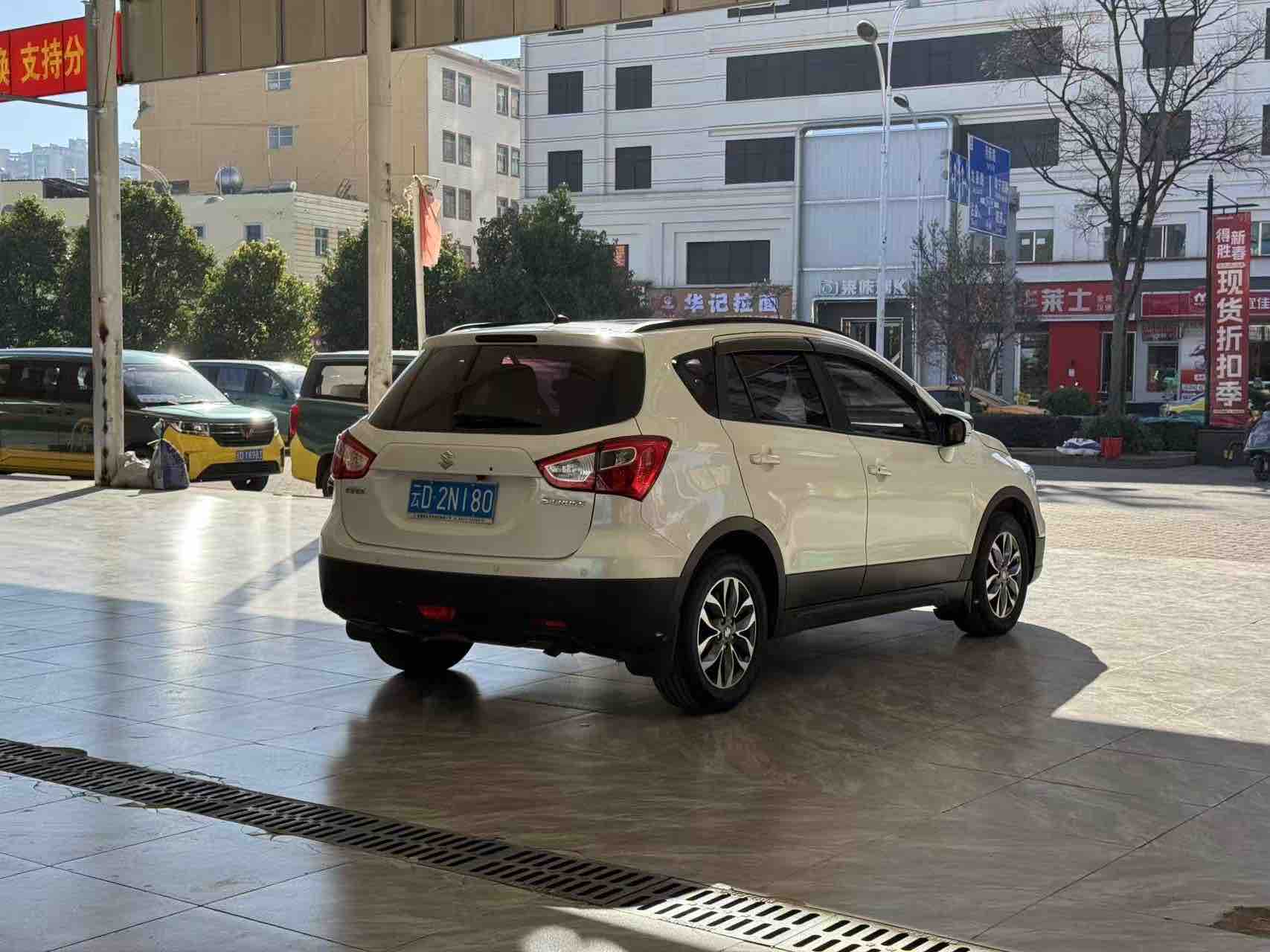 Suzuki SX4 S-CROSS 2018 imagem de carro #8