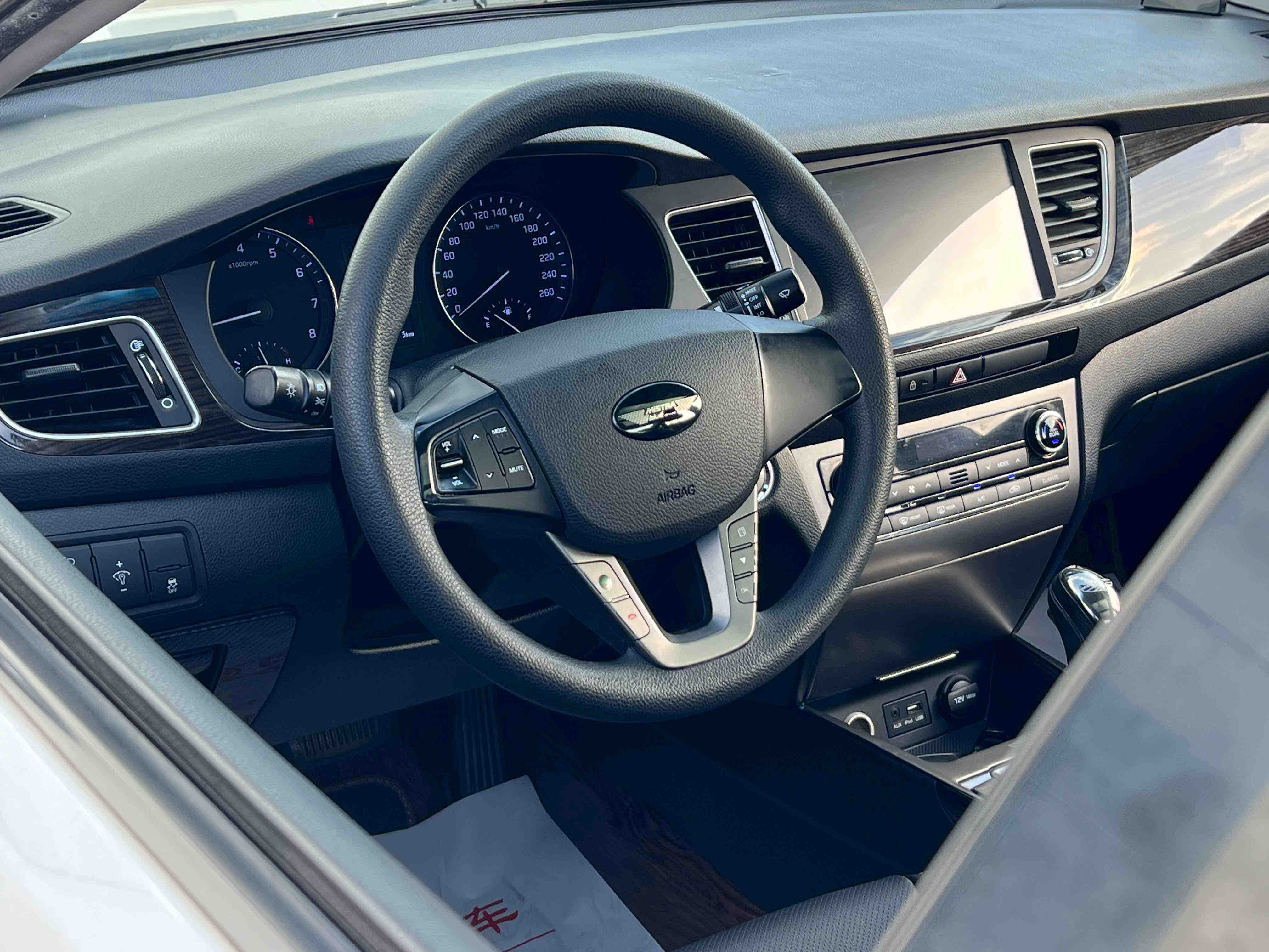 Hyundai Mistra 2016 car image #8