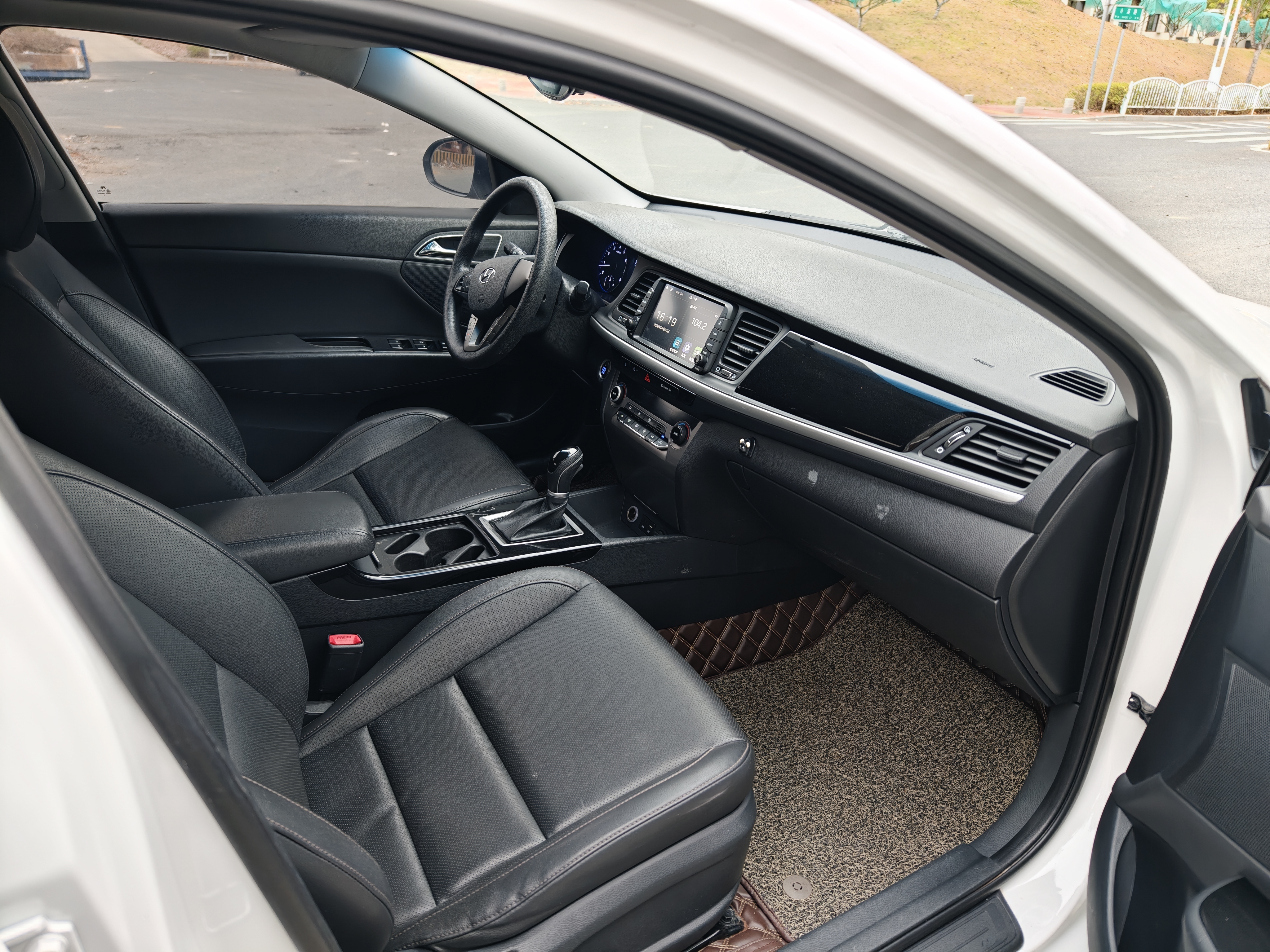 Hyundai Mistra 2018 car image #8