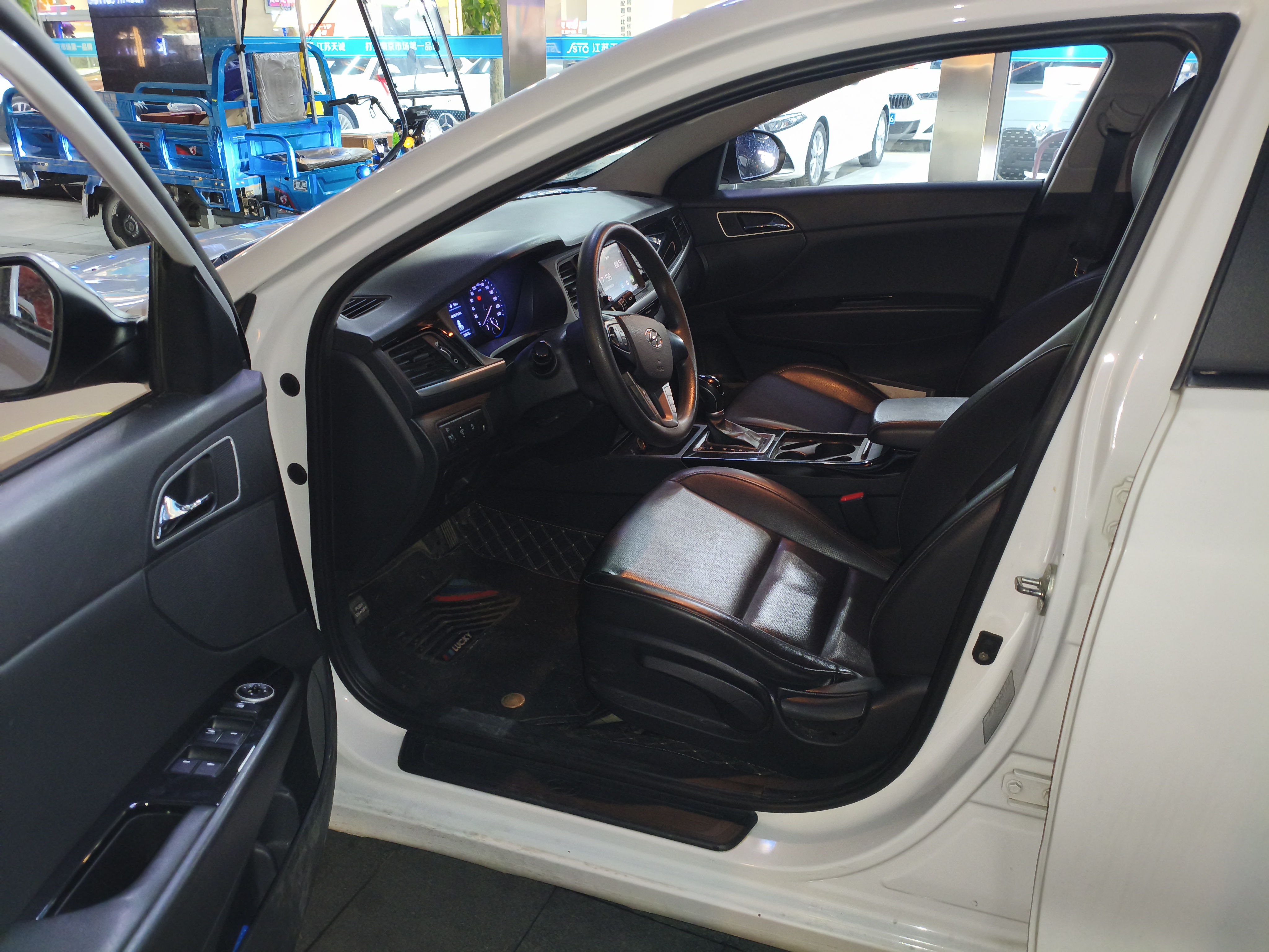 Hyundai Mistra 2018 car image #8