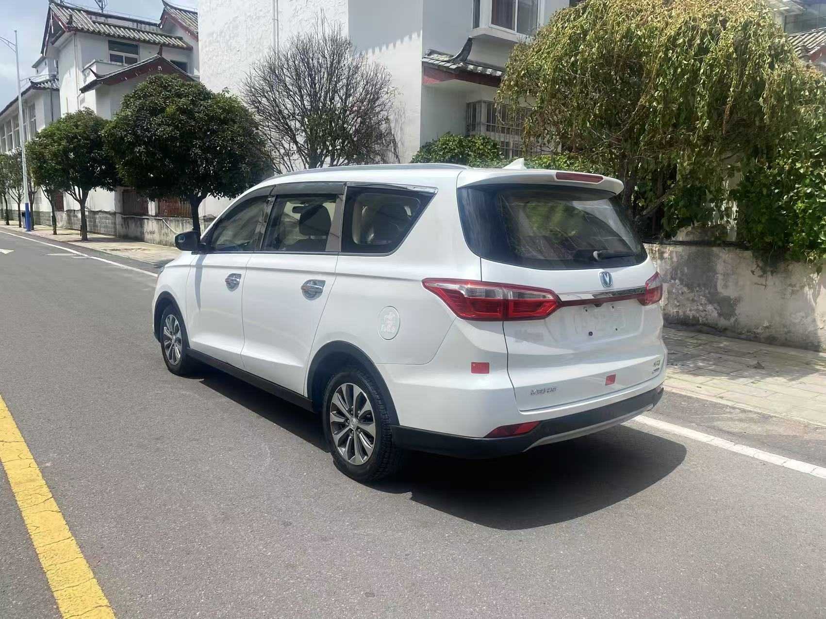 Changan Linmax 2017 car image #8
