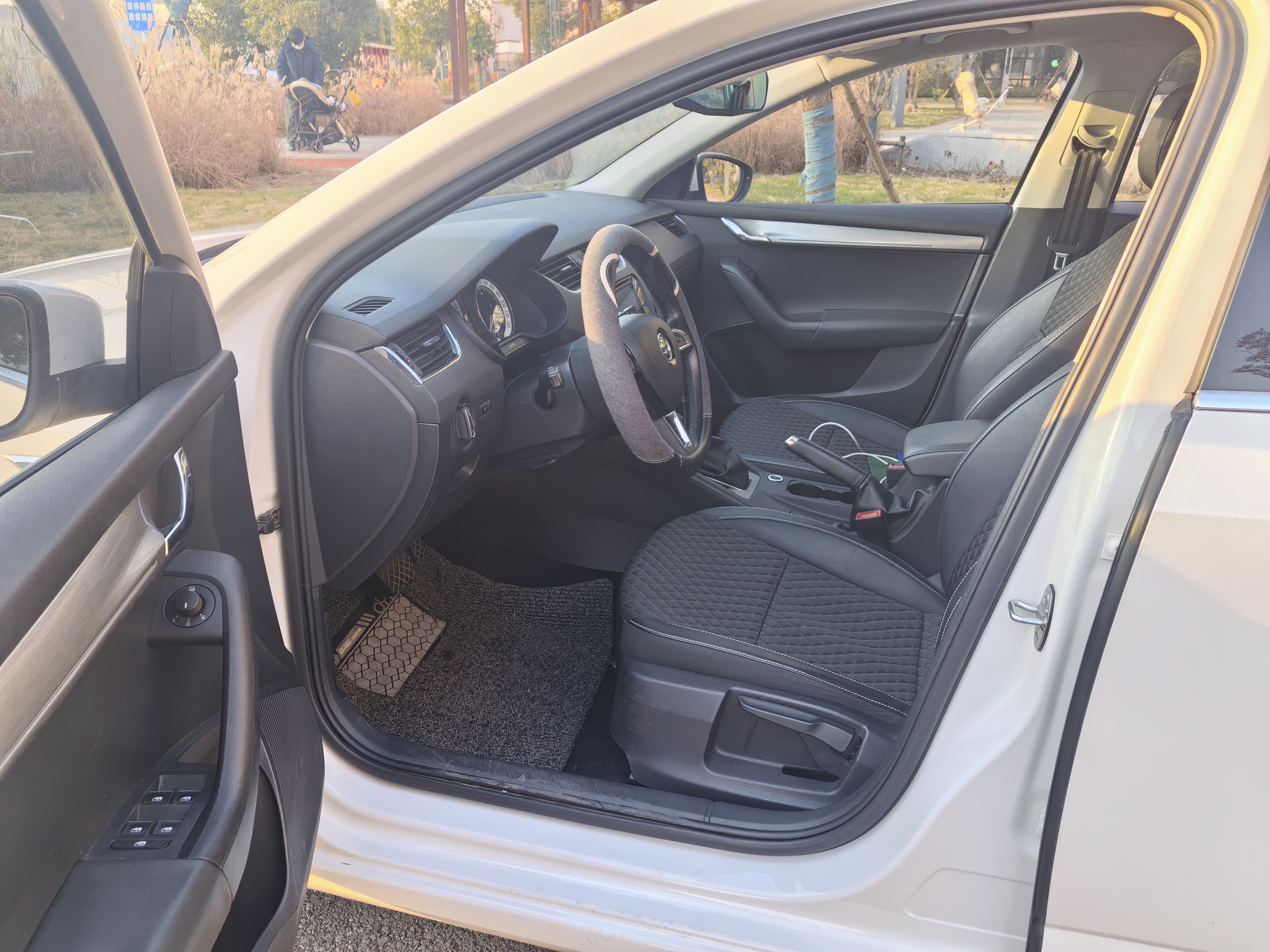 Skoda Octavia 2018 car image #8