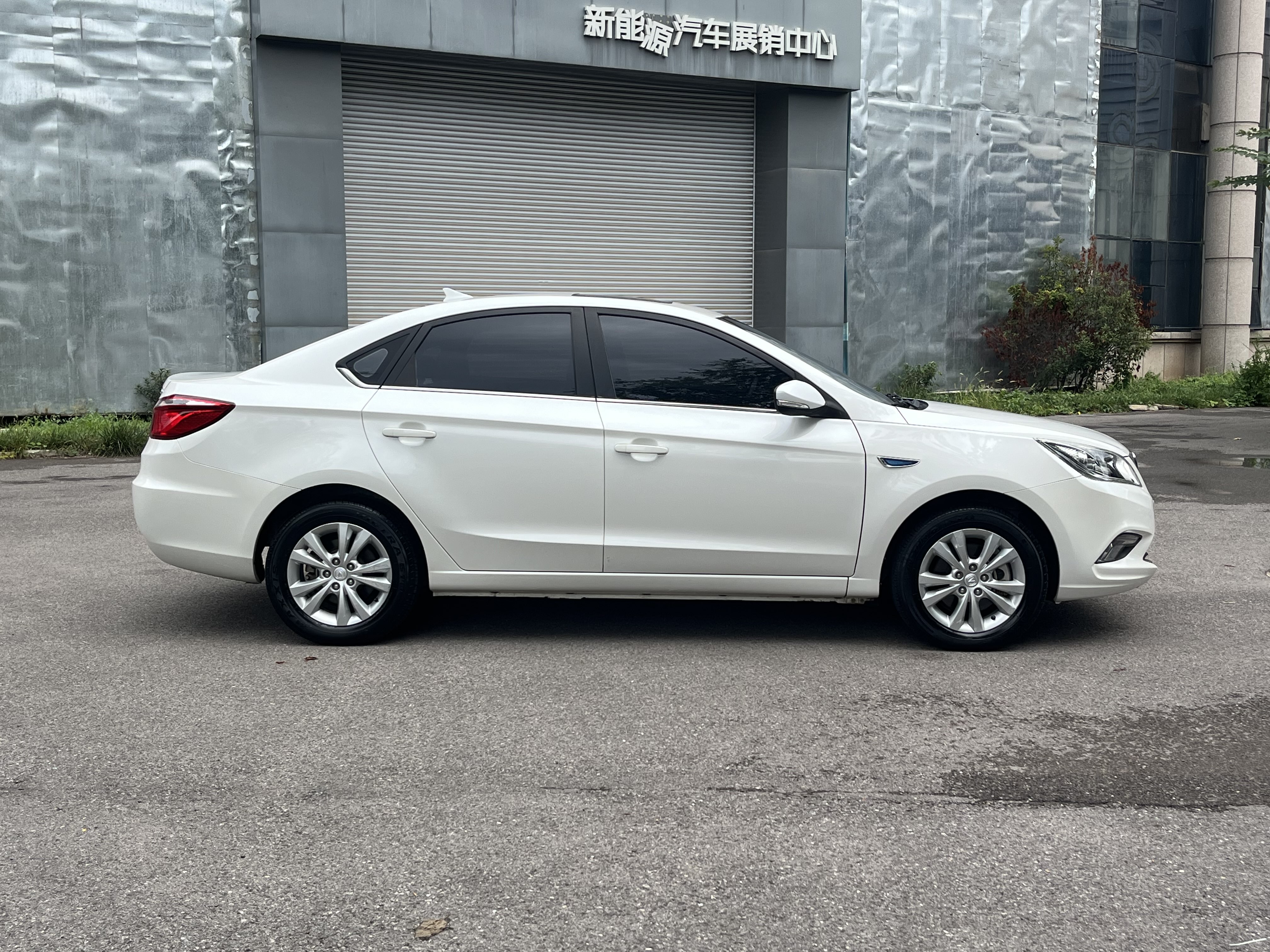 Changan Eado EV 2015 car image #8