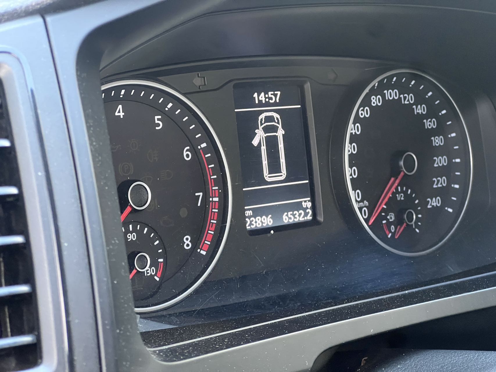 Volkswagen Caravelle 2018 car image #8