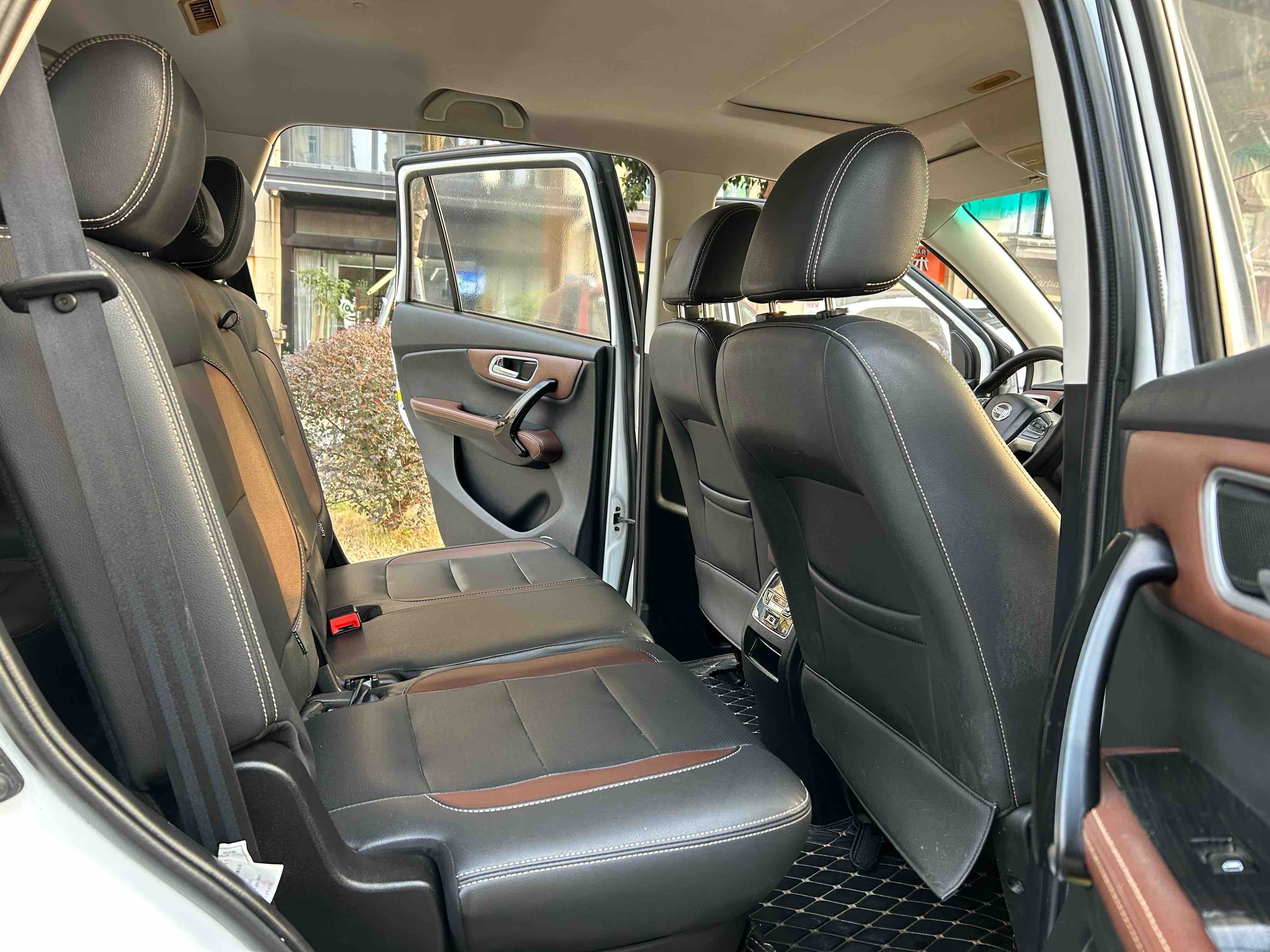 SWM斯威汽车 SWM斯威X7 2018 汽车图片 #8