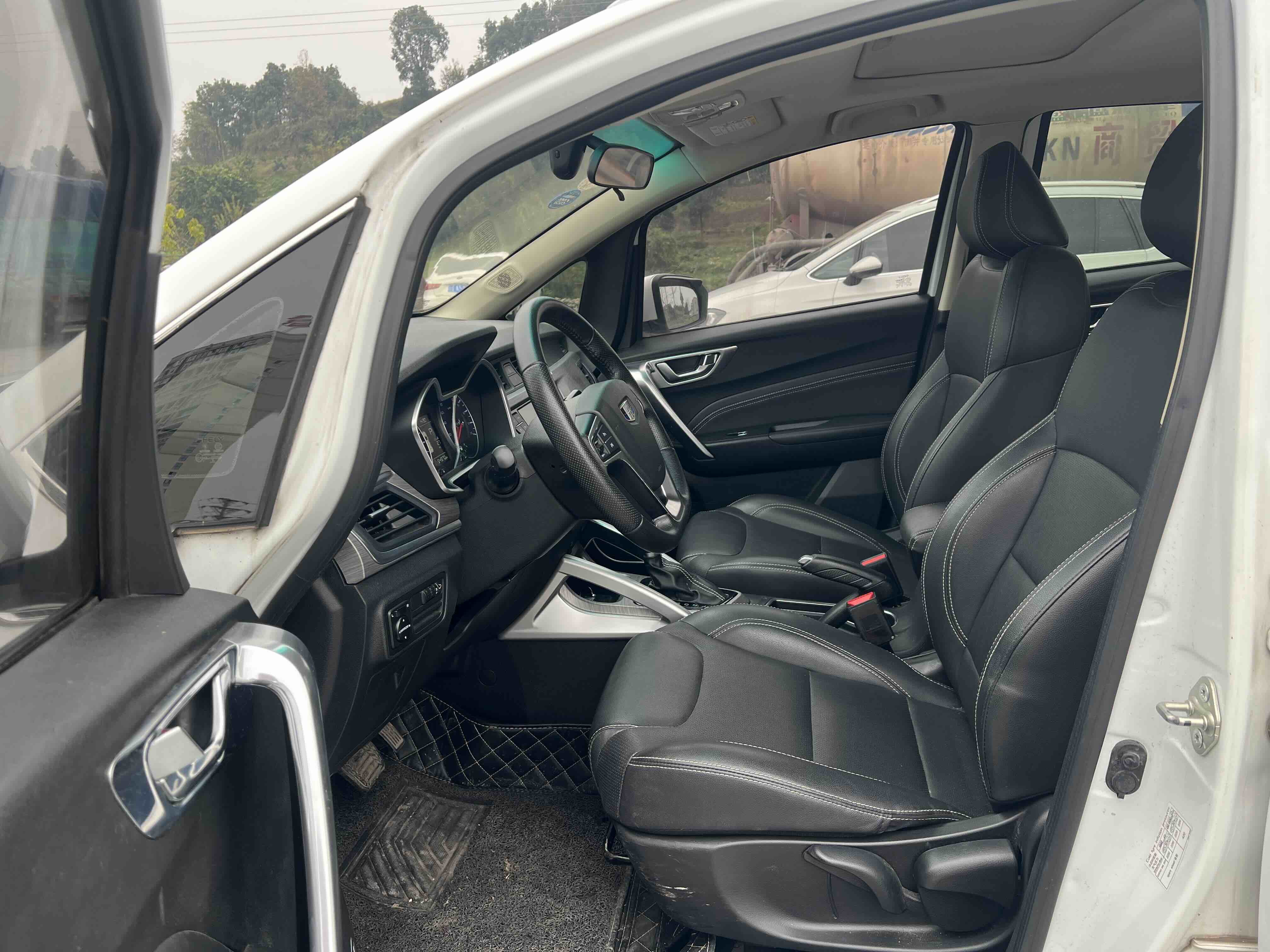 Vision X3 2018 car image #8