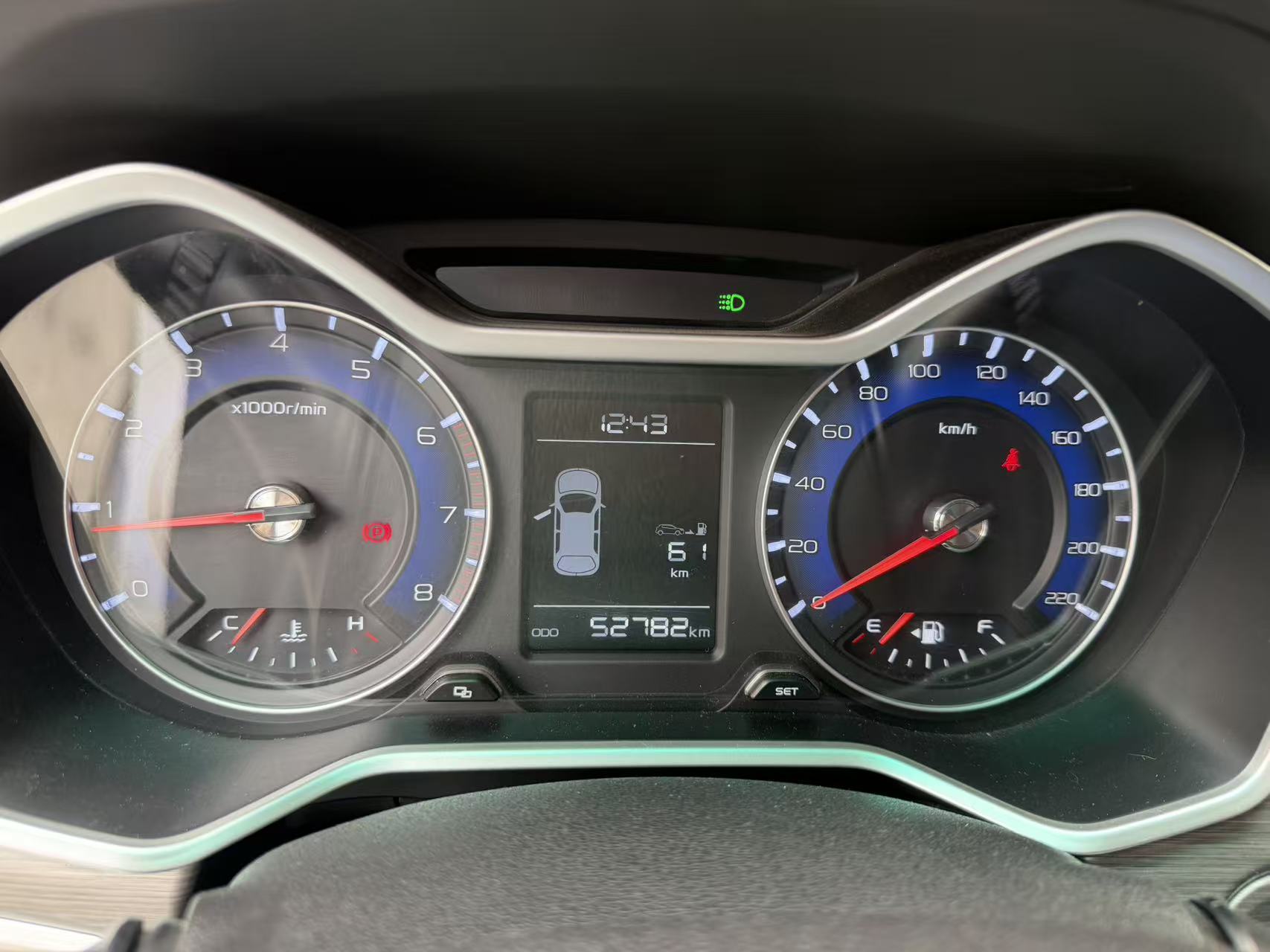 Vision X3 2018 car image #8