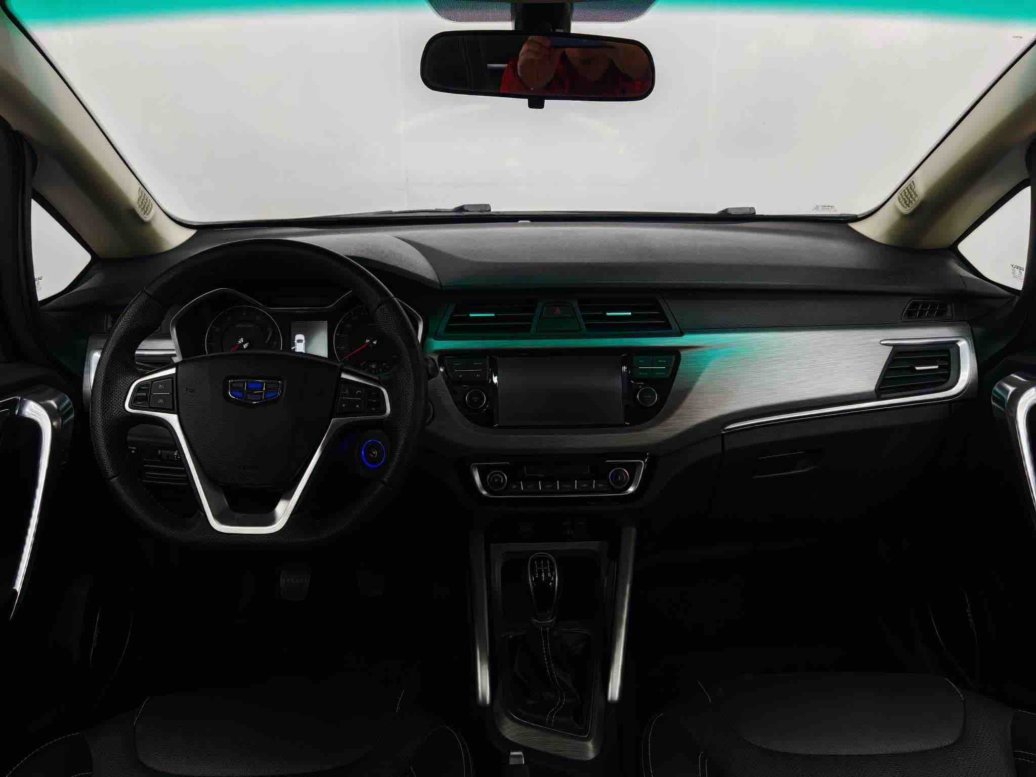 Vision X3 2018 car image #8