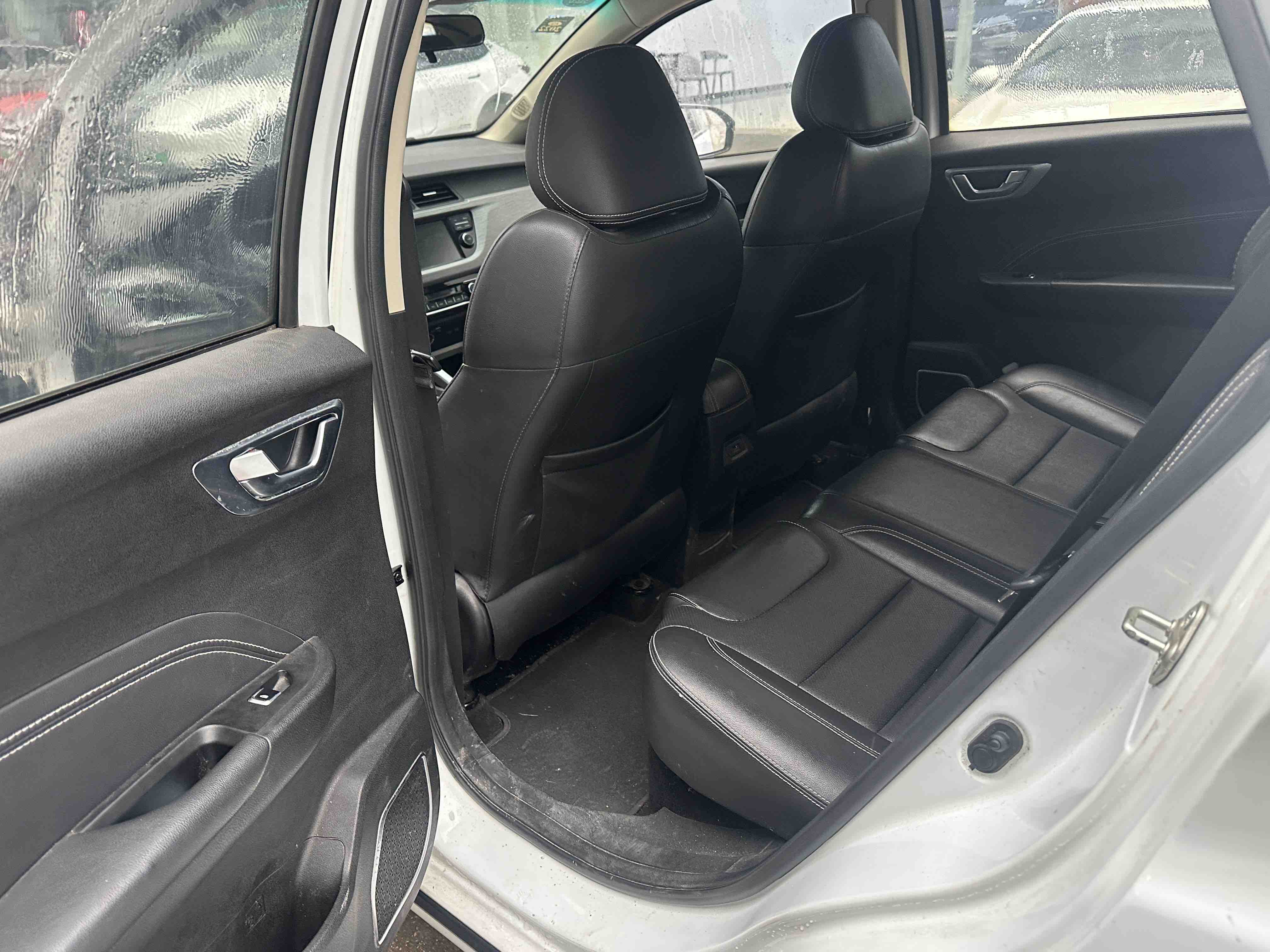 Vision X3 2018 car image #8