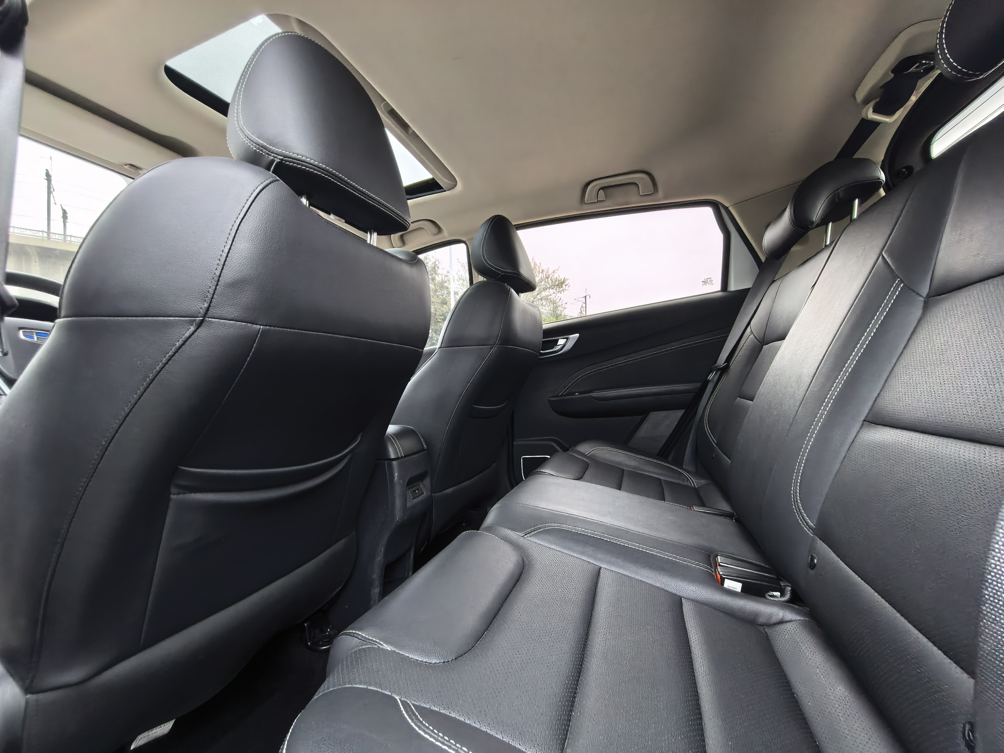 Vision X3 2019 car image #8