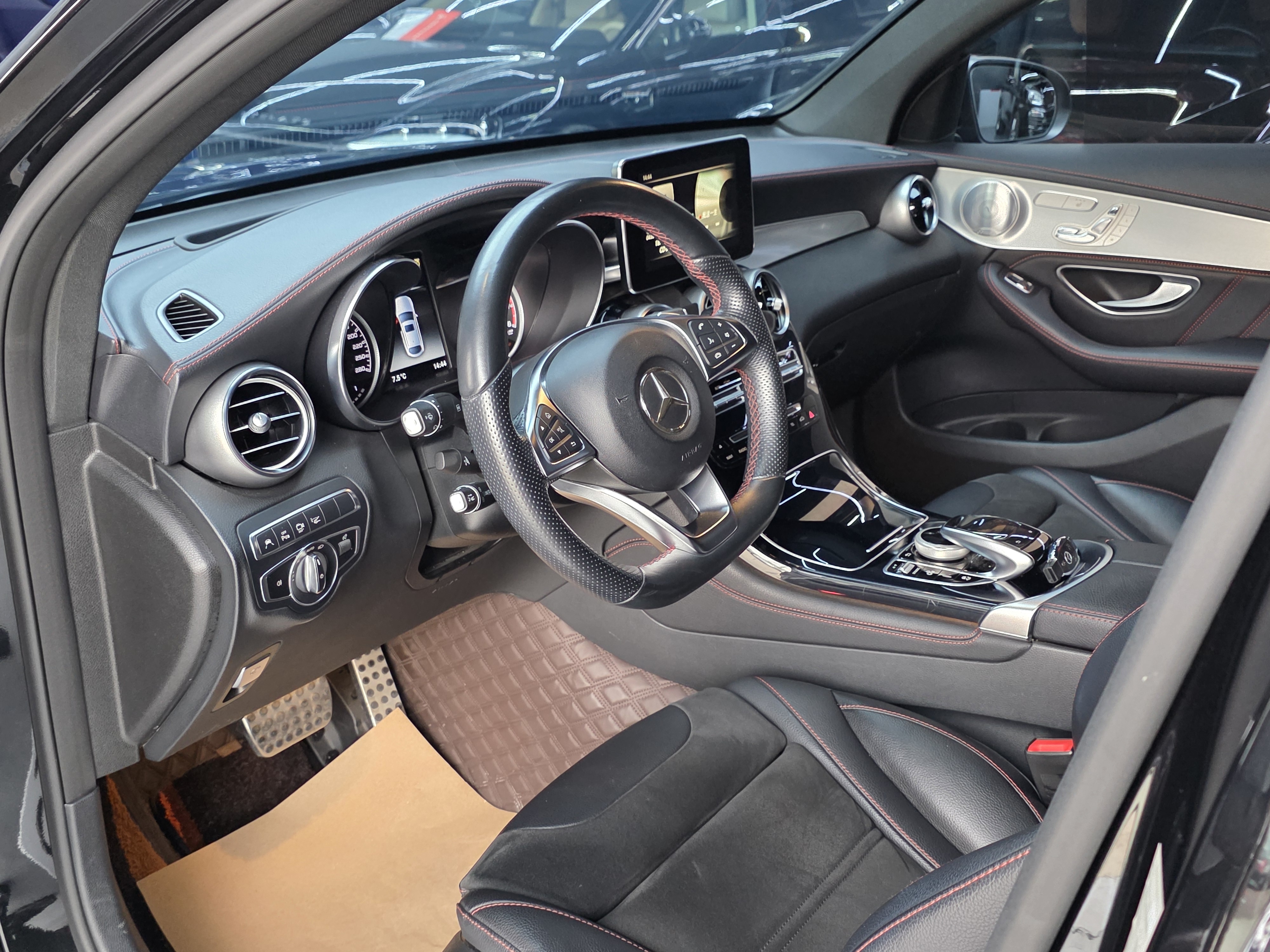 Mercedes-Benz GLC Coupe AMG 2019 #8 Mercedes-Benz GLC Coupe AMG 2019 car image #8