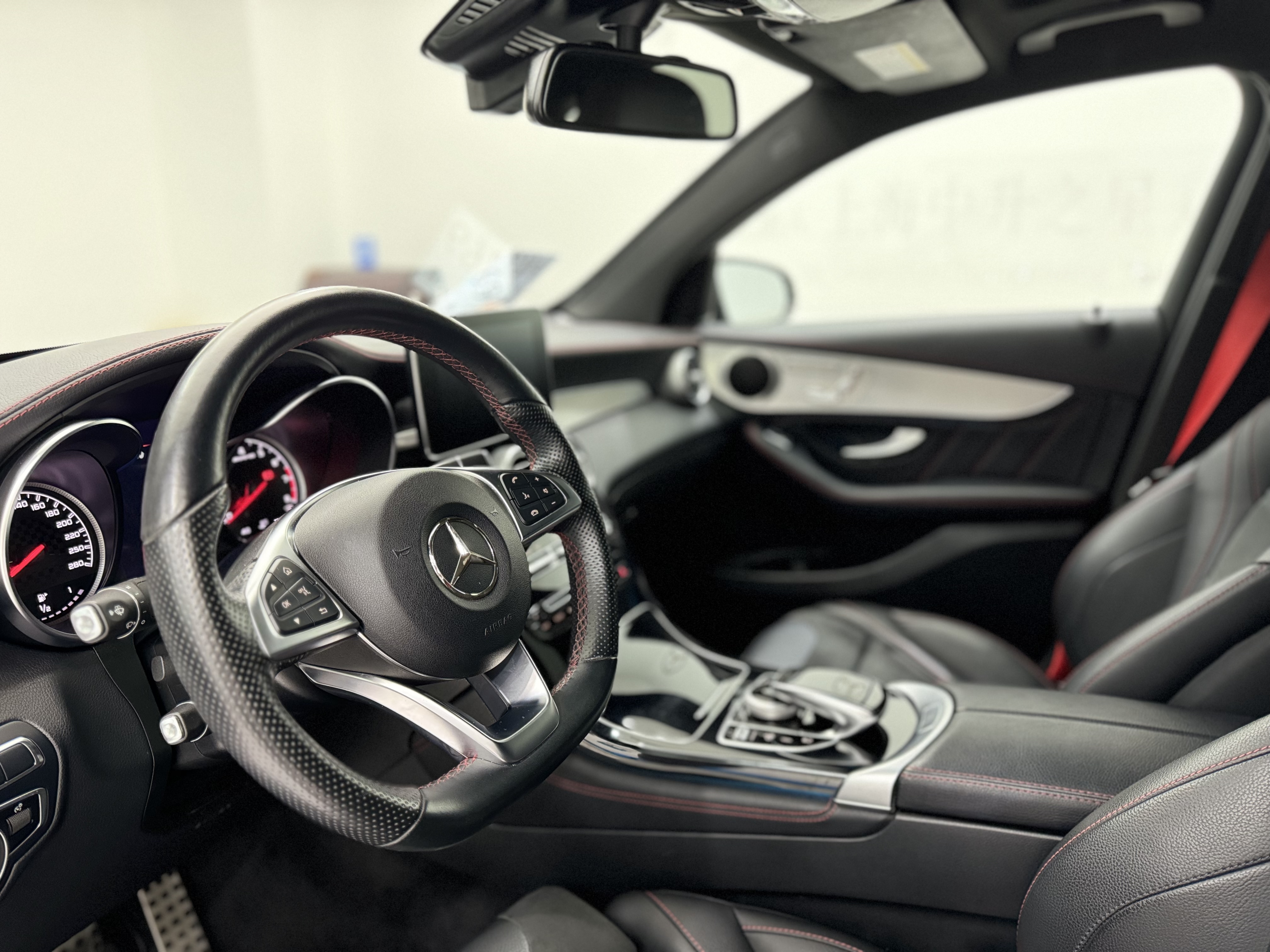 Mercedes-Benz GLC Coupe AMG 2018 изображение автомобиля #8