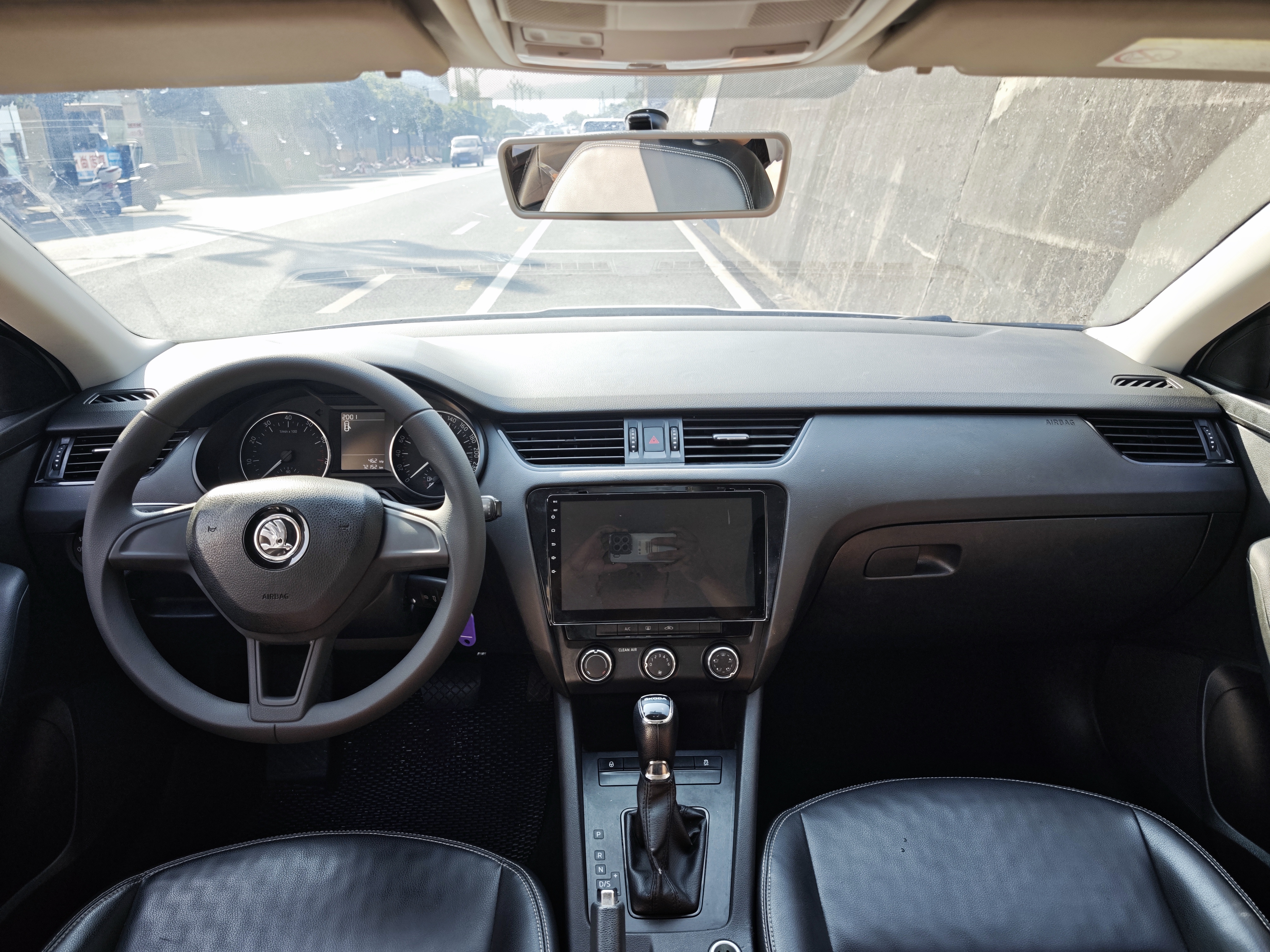 Skoda Octavia 2018 car image #8