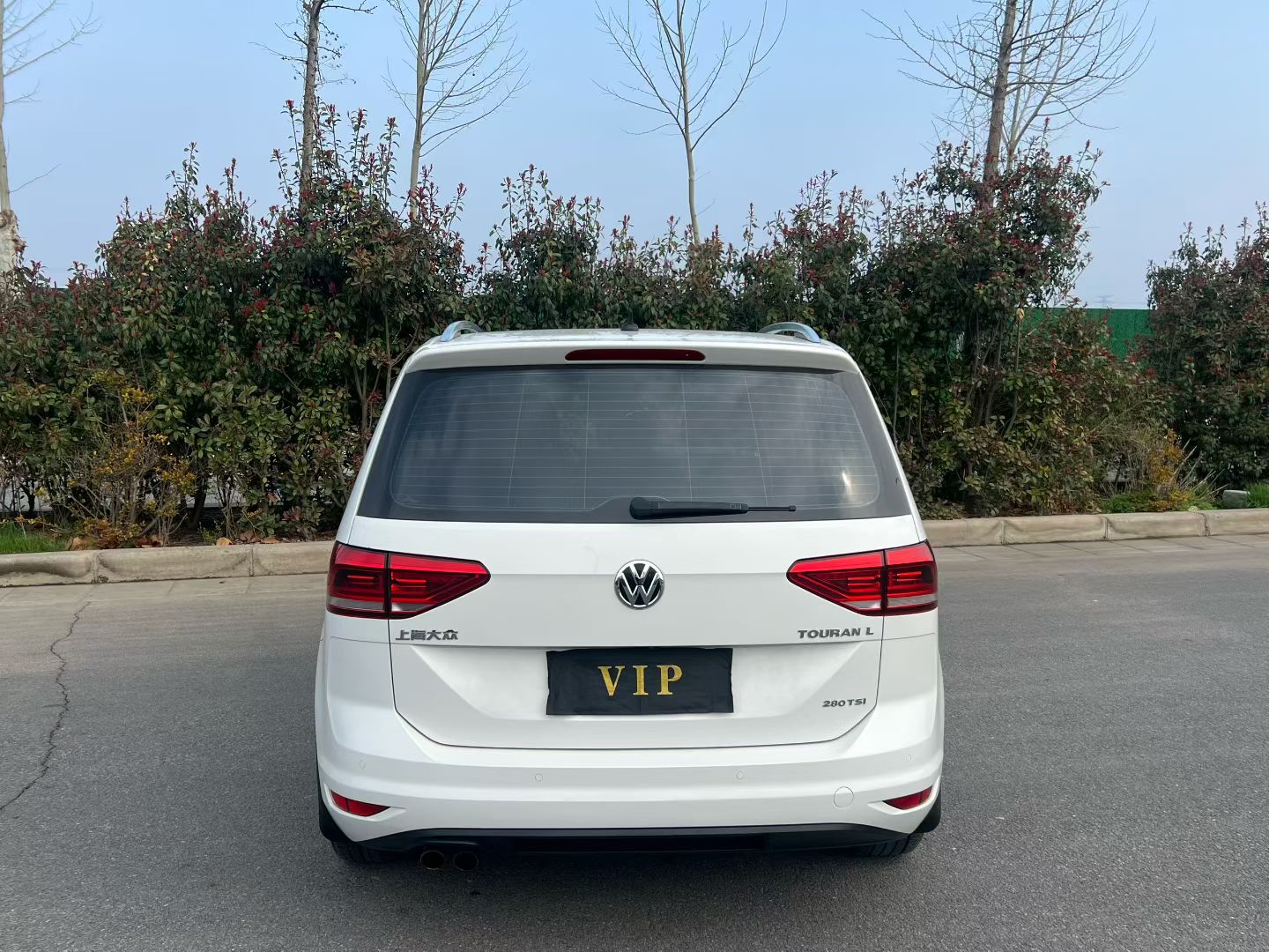 Volkswagen Touran 2018 car image #8