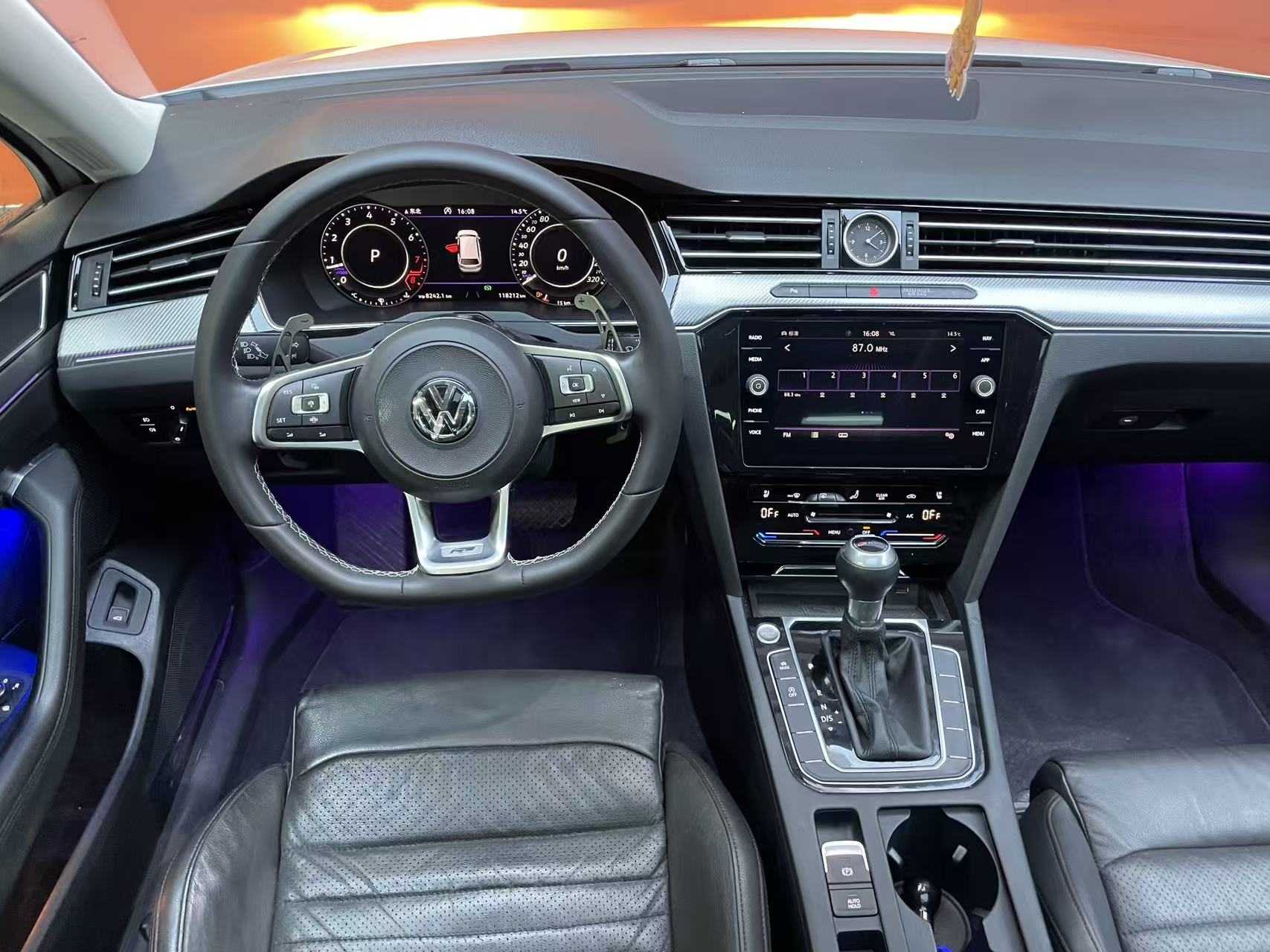 Volkswagen Passat Variant 2020 immagine di auto #8