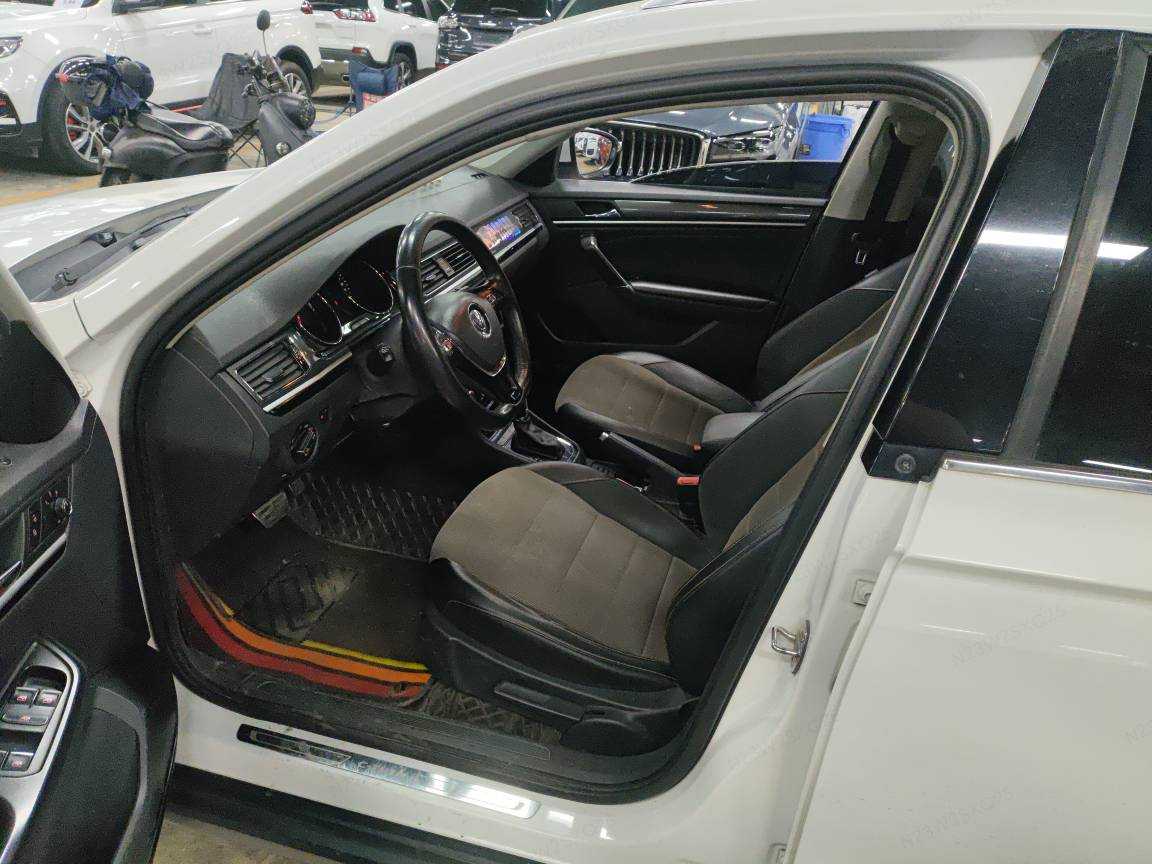 Volkswagen C-Trek 2018 immagine di auto #8