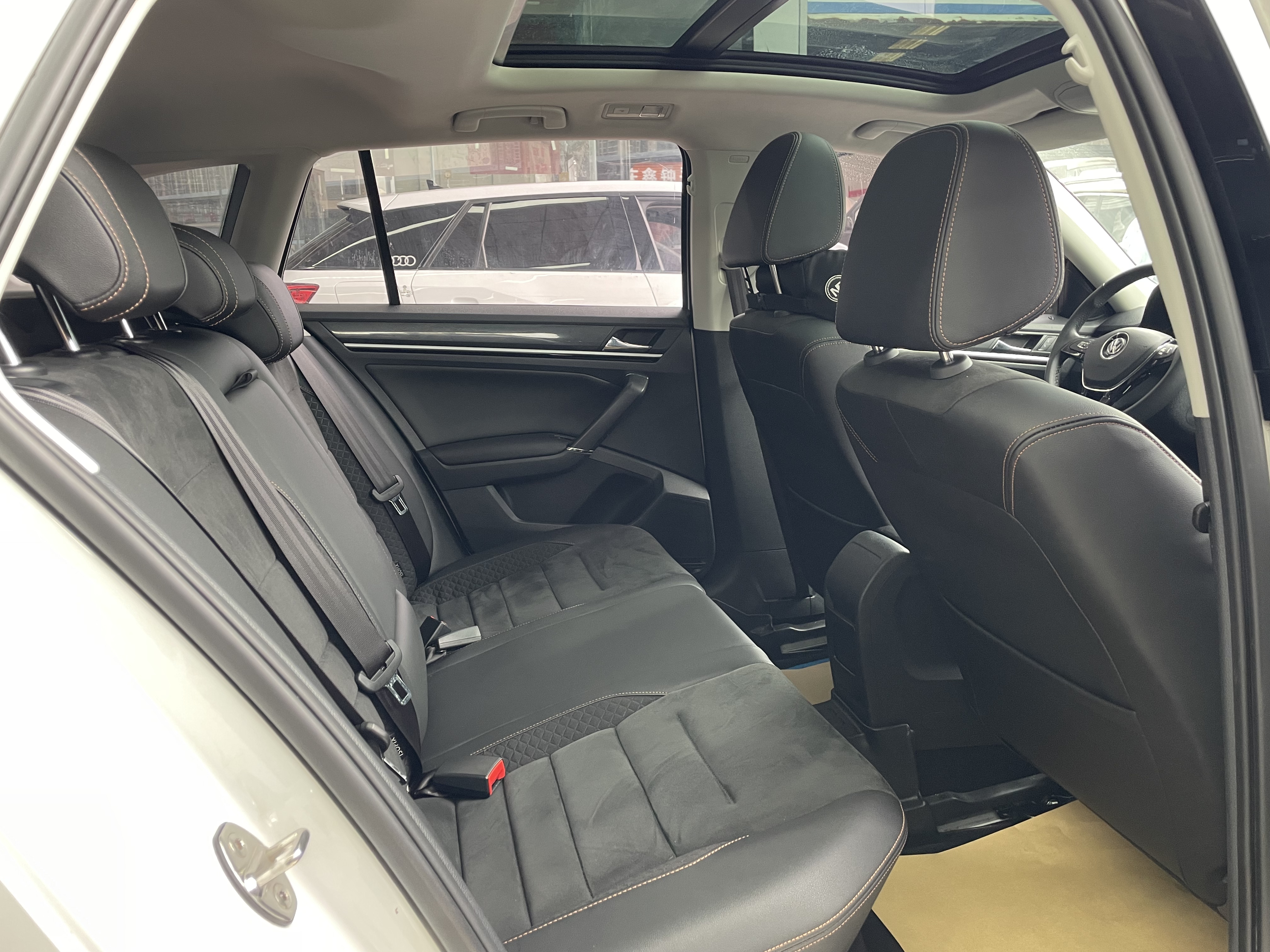 Volkswagen C-Trek 2018 immagine di auto #8