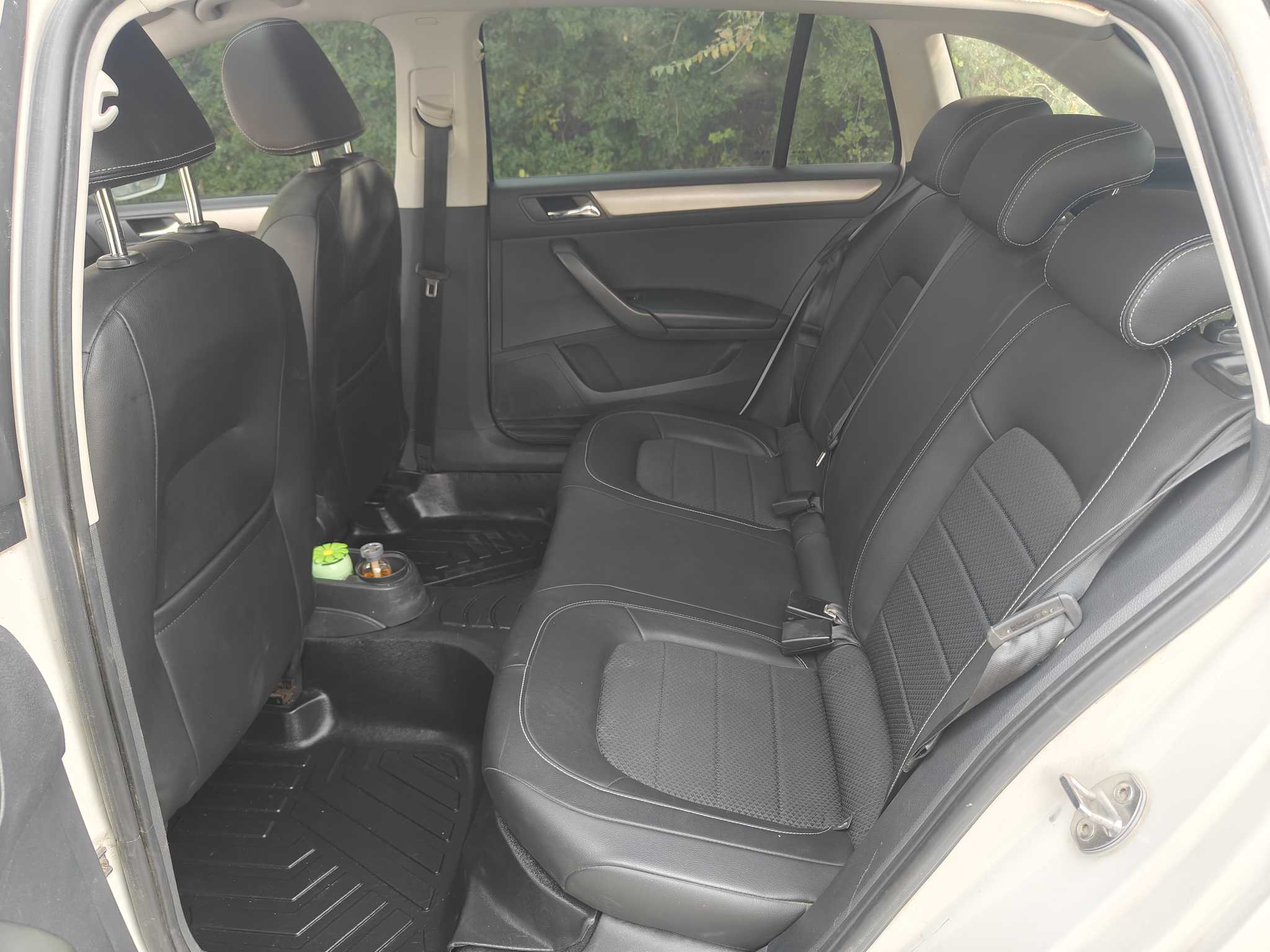 Skoda Rapid Spaceback 2018 car image #8