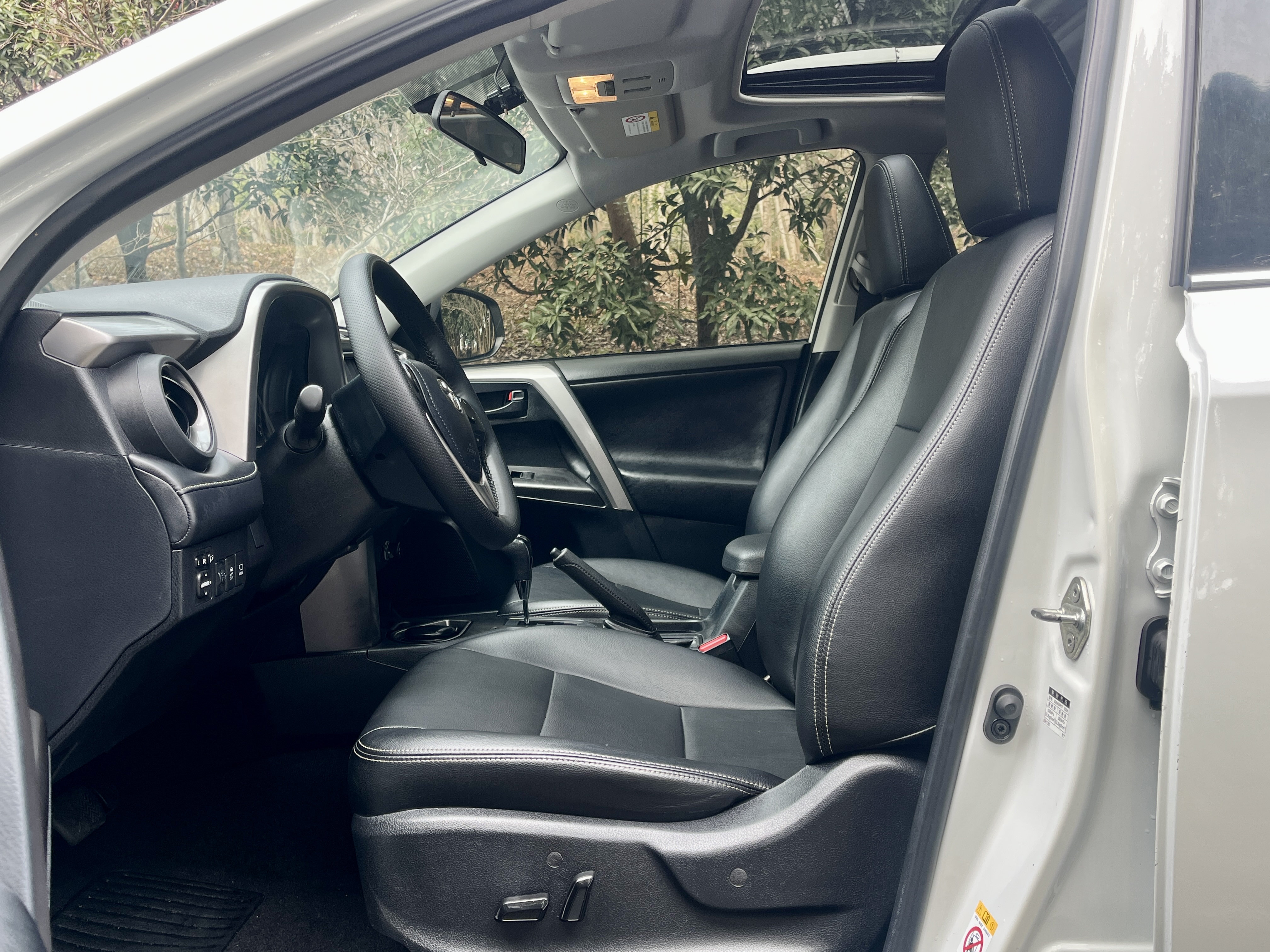Toyota RAV4 2019 #8 Toyota RAV4 2019 car image #8