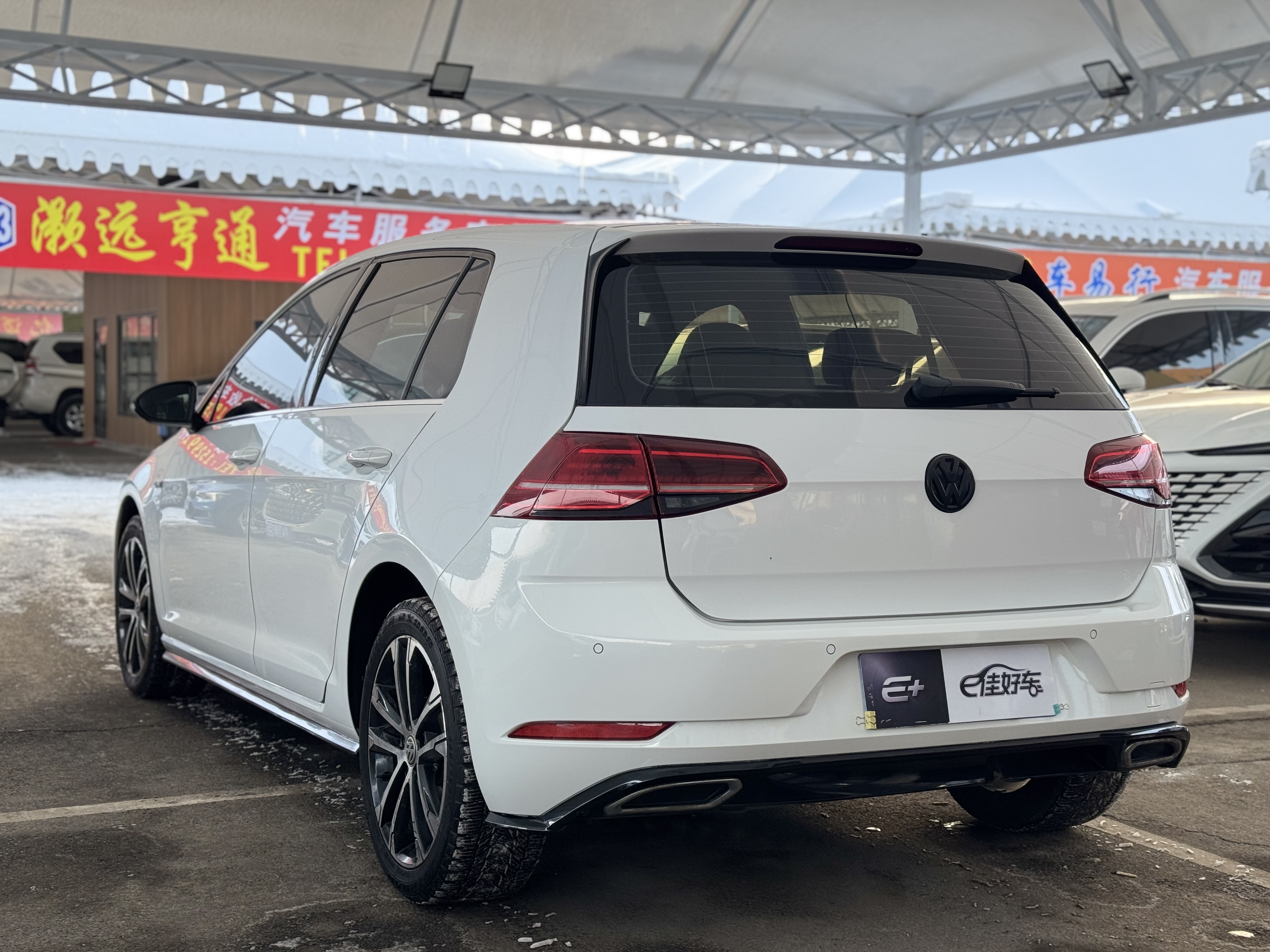 Volkswagen Golf 2018 car image #8