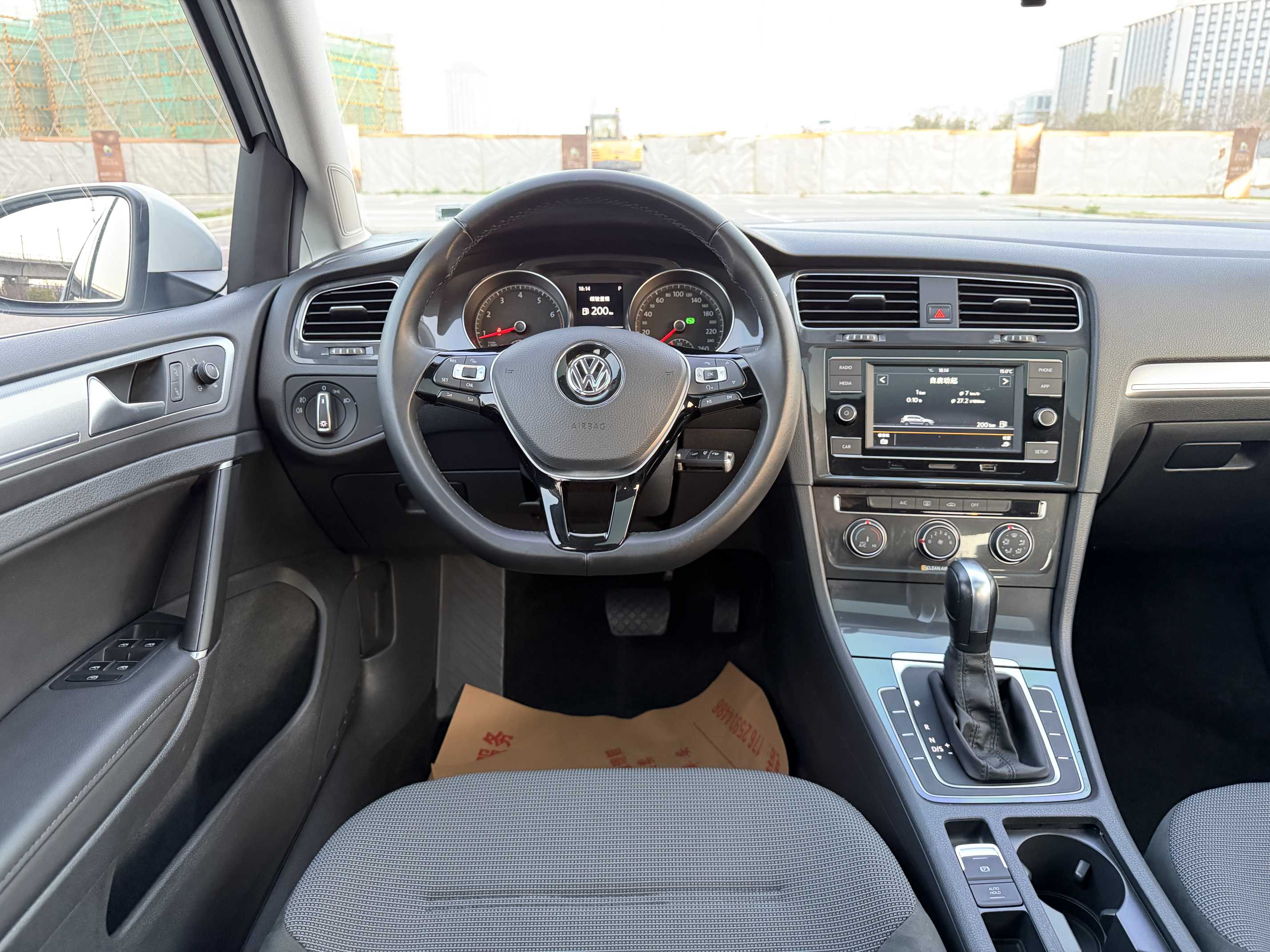 Volkswagen Golf 2018 car image #8