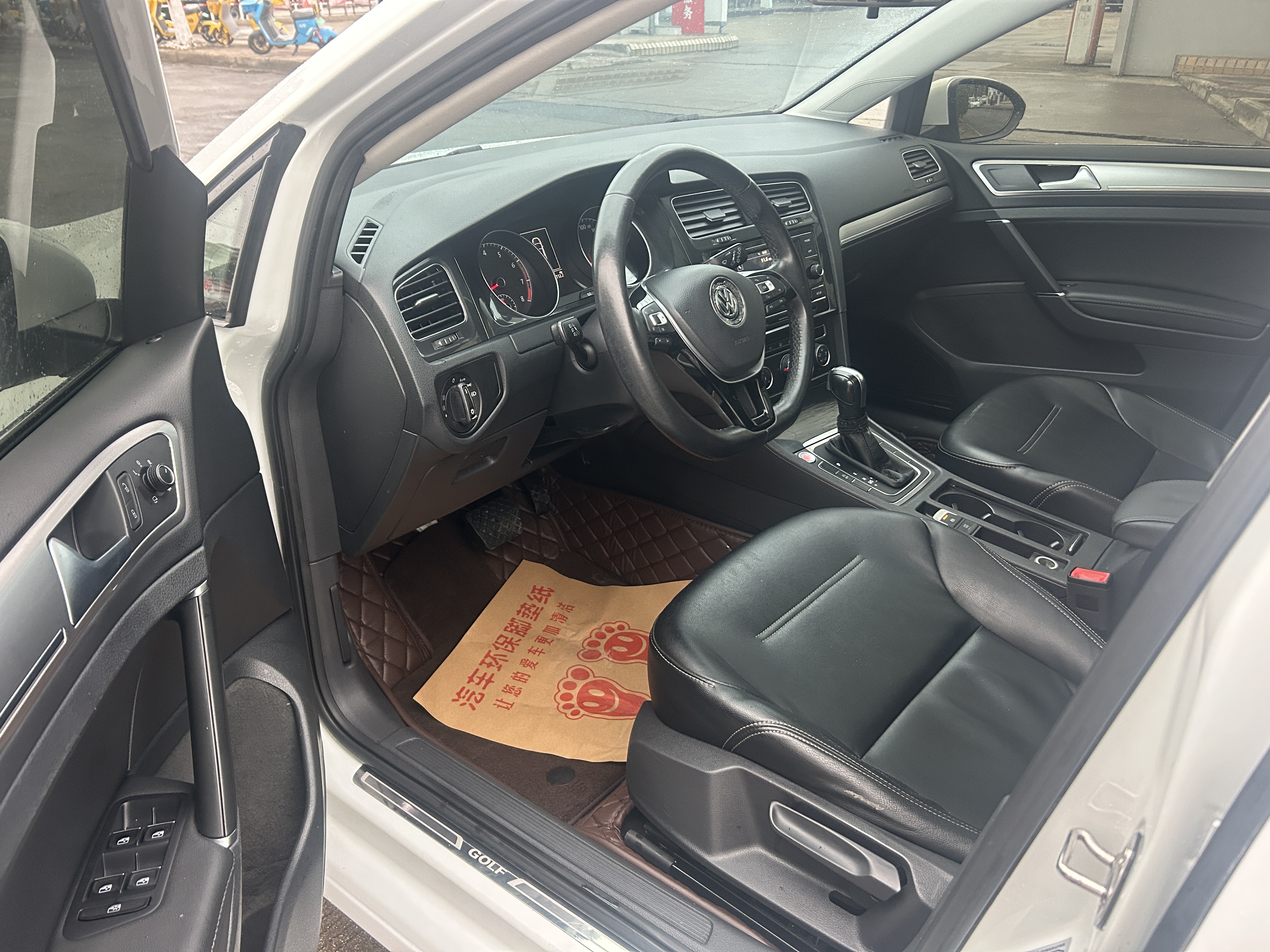 Volkswagen Golf 2018 car image #8