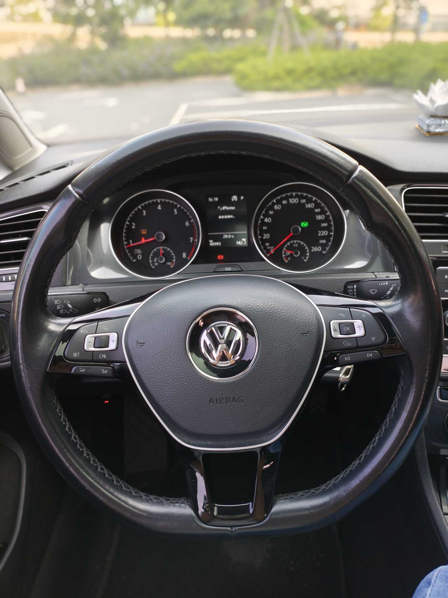 Volkswagen Golf 2018 car image #8