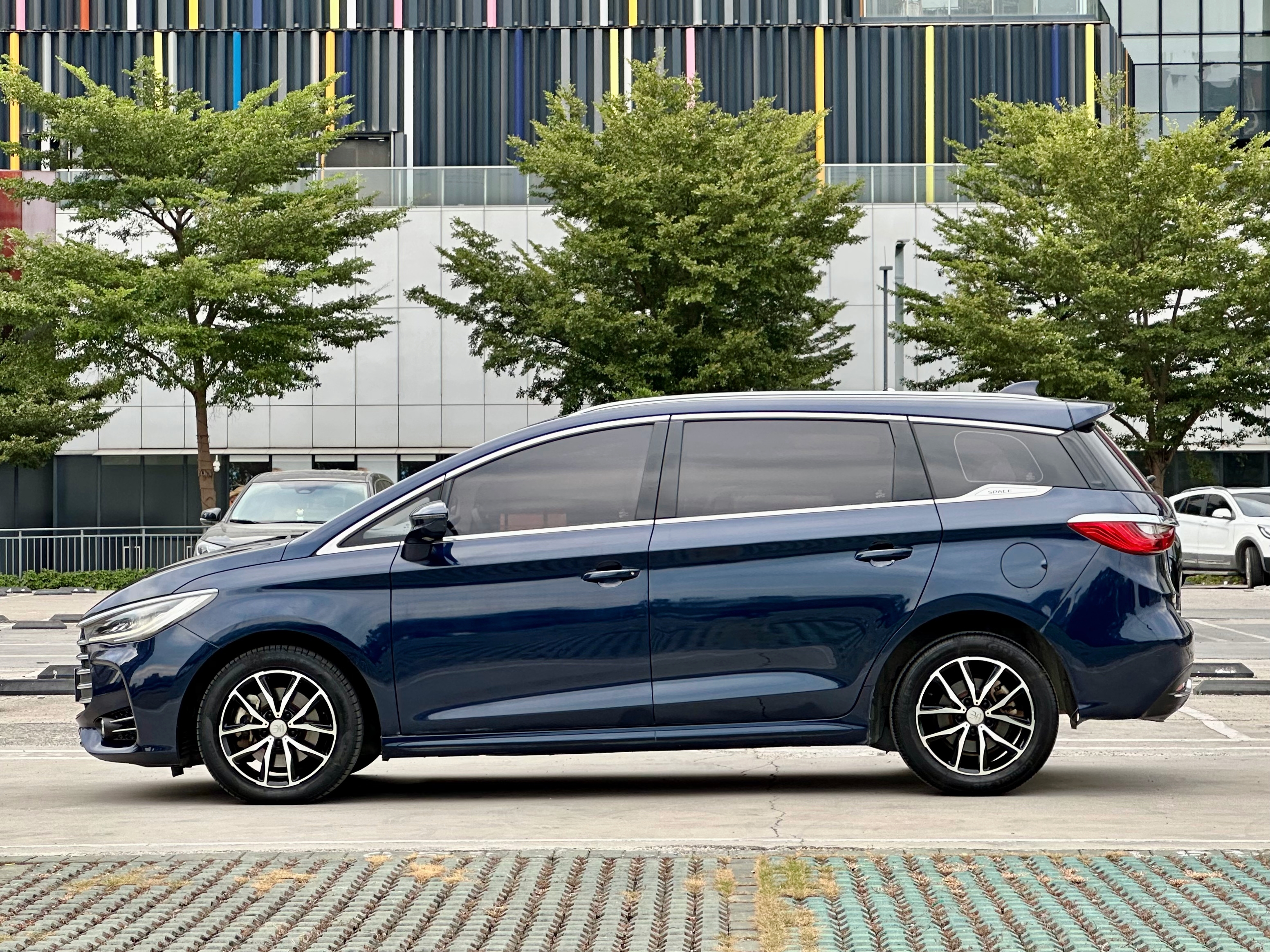 BYD Song MAX 2018 car image #8