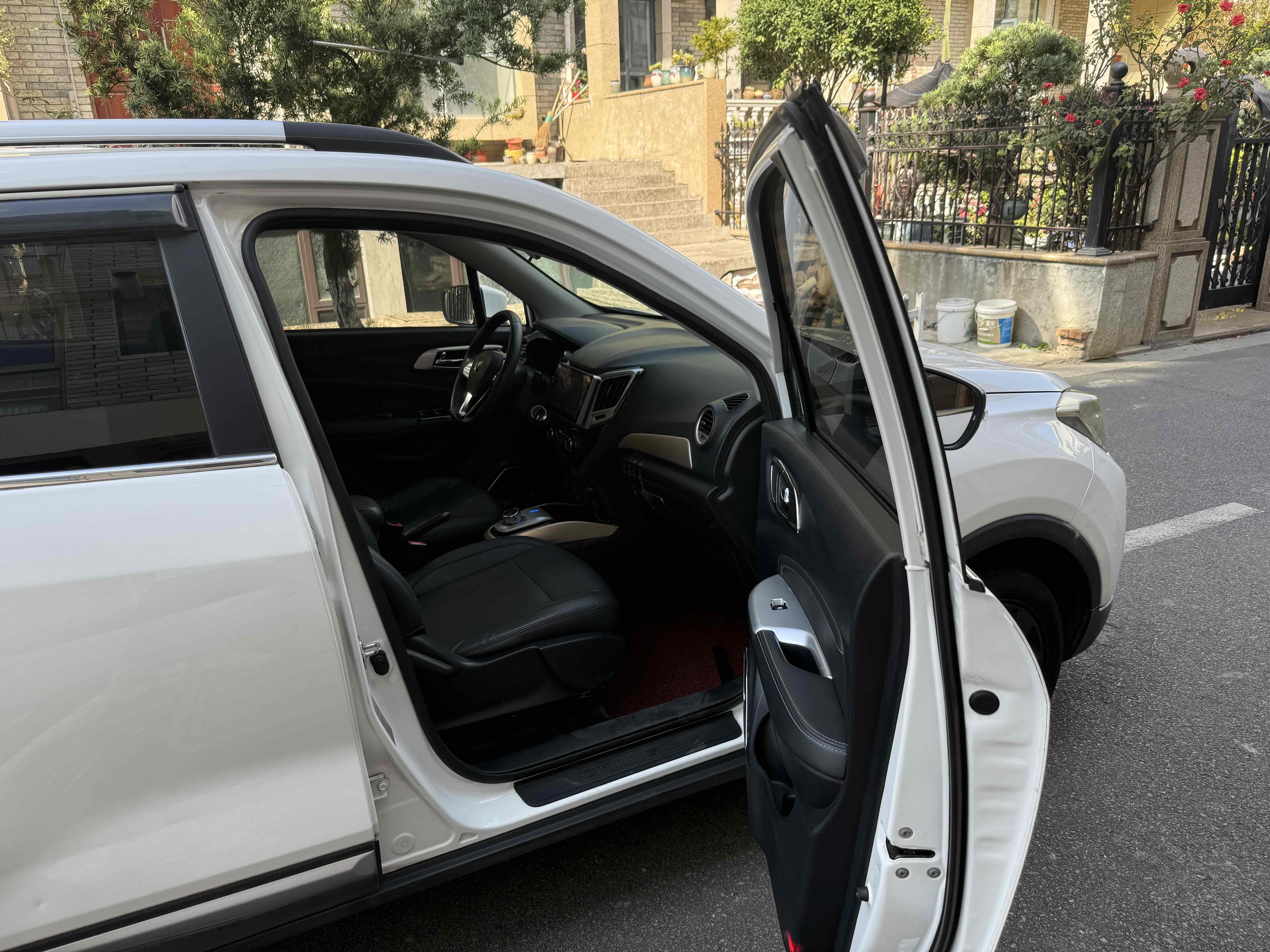 Changan CS15 EV 2019 #8 Changan CS15 EV 2019 car image #8